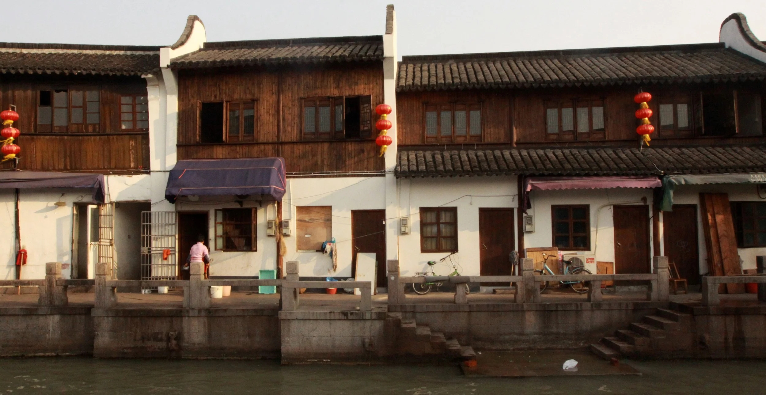 ZHUJIAJIAO WATER TOWN - NOVEMBER 20 2011 (85).JPG