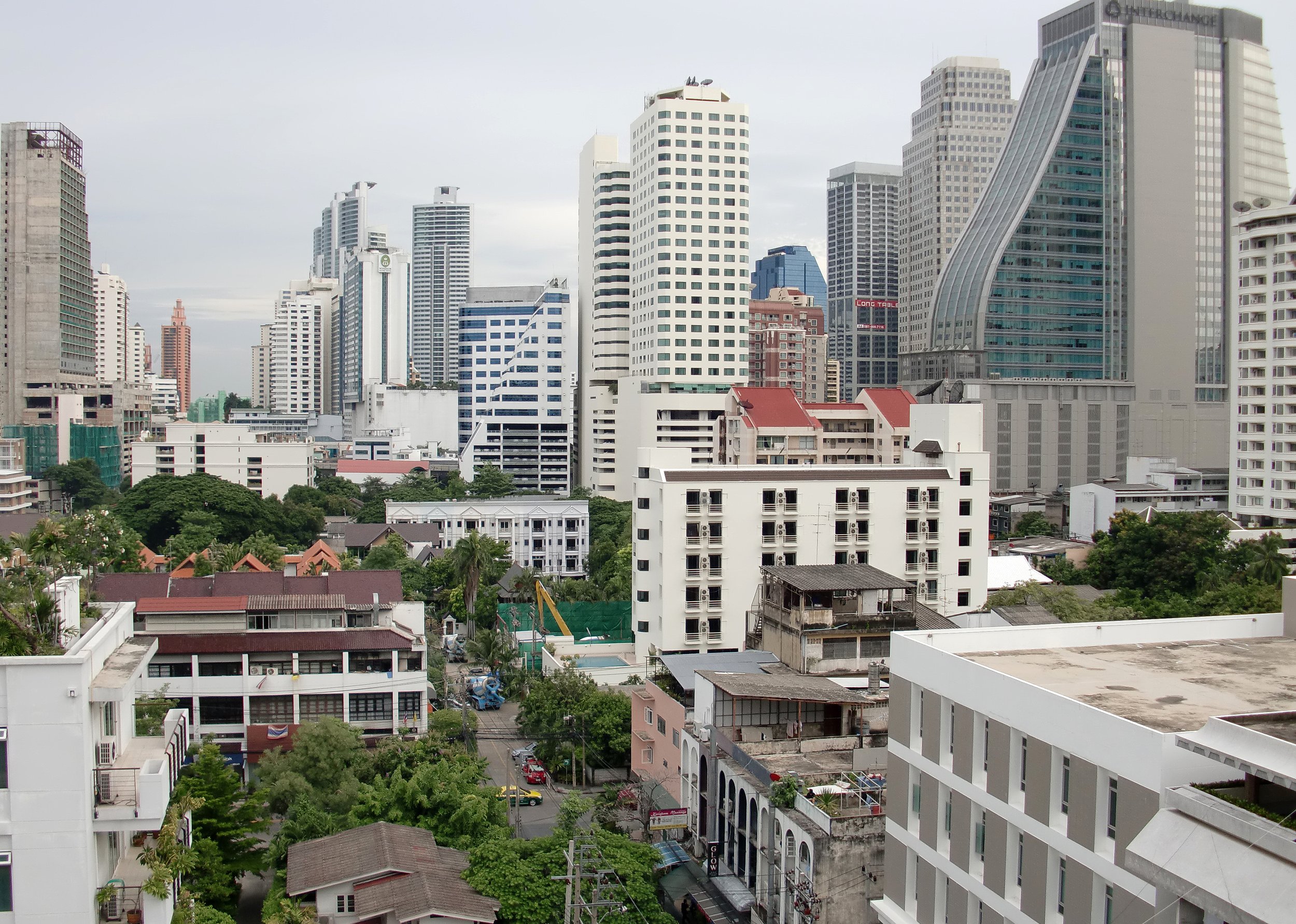 2010-6-27 OUR FIRST DAYS IN BKK (8).JPG