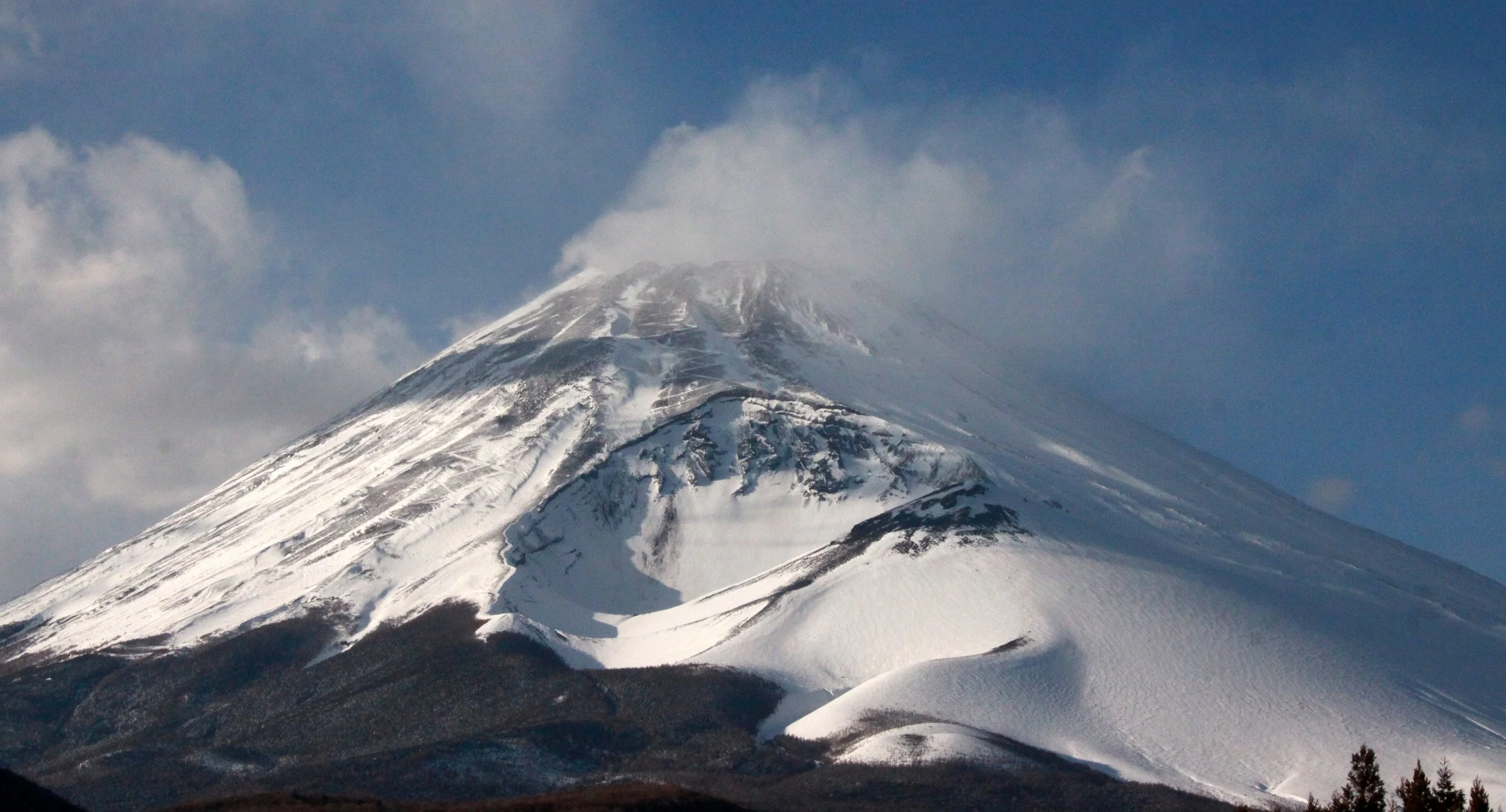 MOUNT FUJI - AS SEEN FROM FUJI SHI CITY (15).JPG
