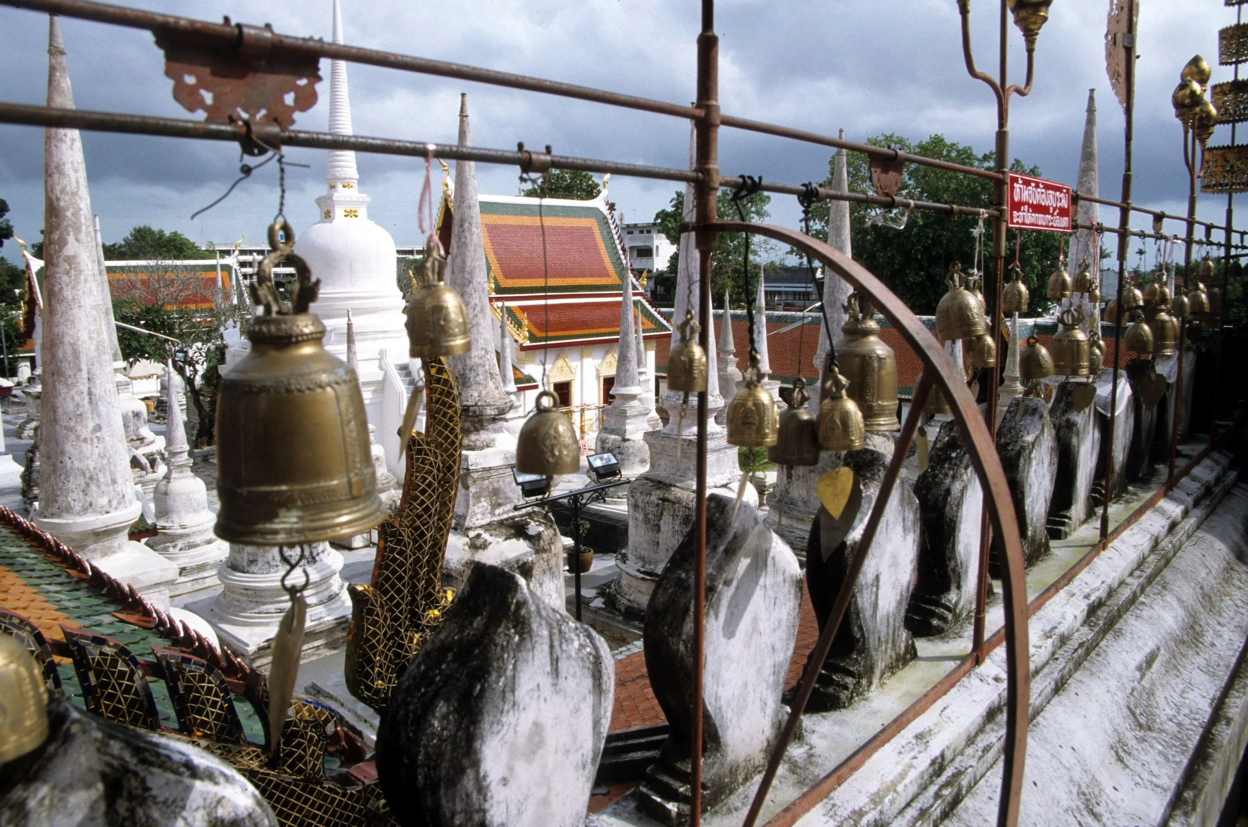 2004 Nakhonsithammarat Markets, Monks and Baby Cokie (102).jpg