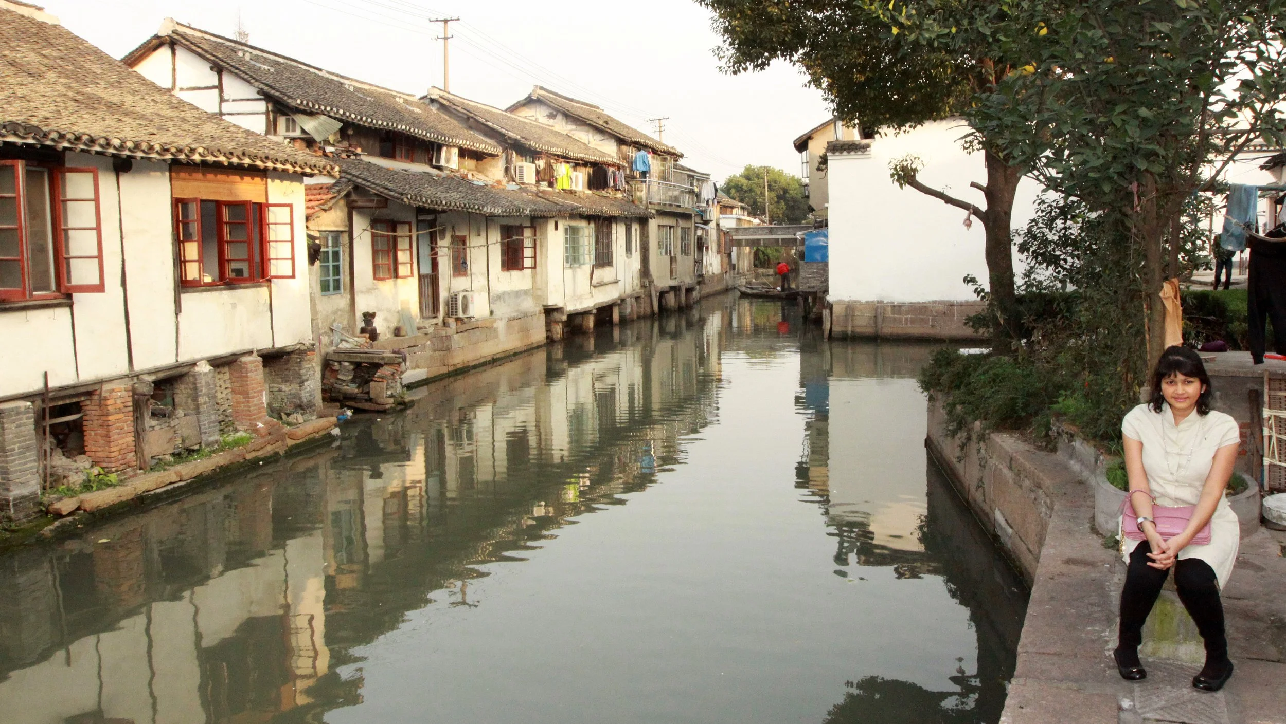 ZHUJIAJIAO WATER TOWN - NOVEMBER 20 2011 (129).JPG