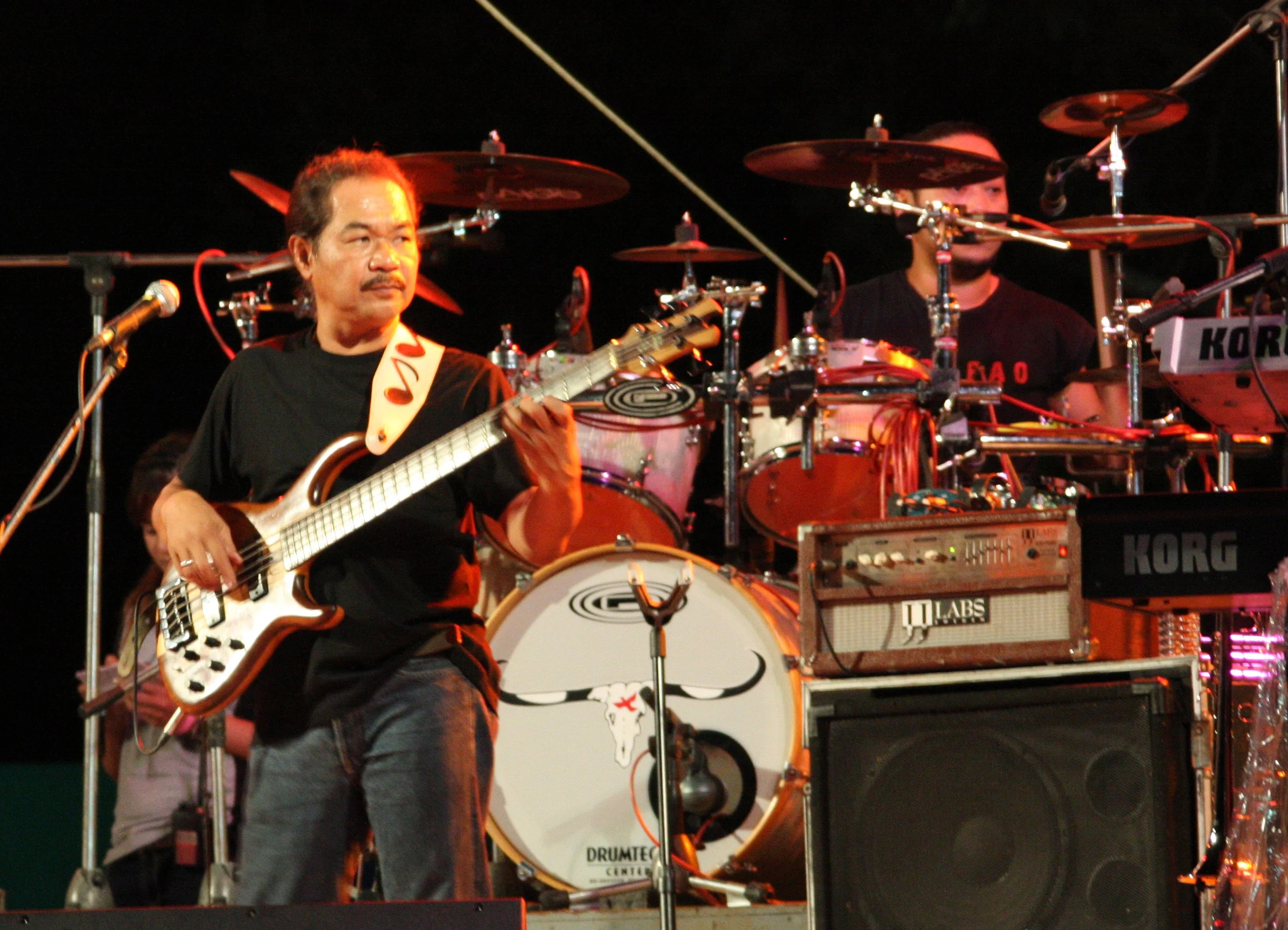 2010-7-18 CARRABAO CONCERT IN NAKHONSITHAMMARAT (39).JPG