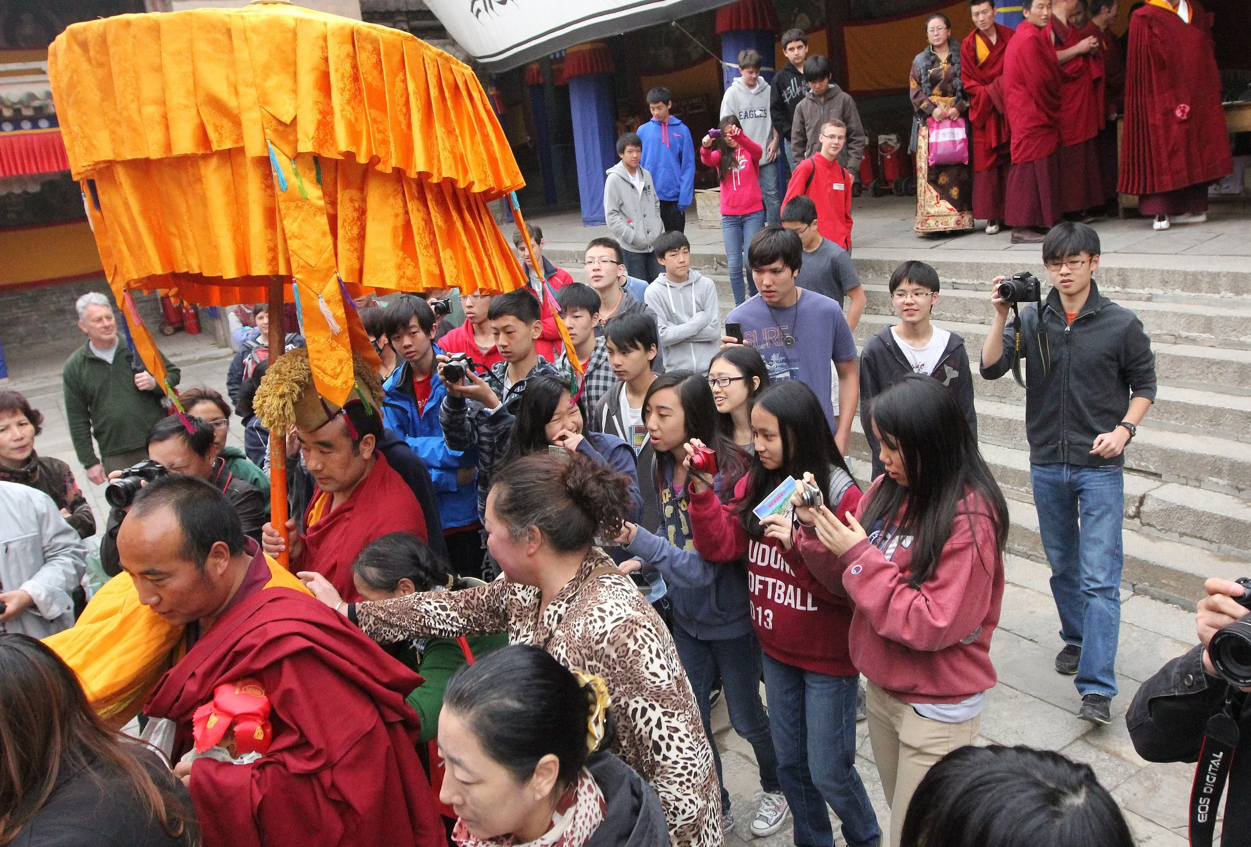 KUMBUM MONASTERY - QINGHAI - SUNNING BUDDHA FESTIVAL 2013 (117).JPG