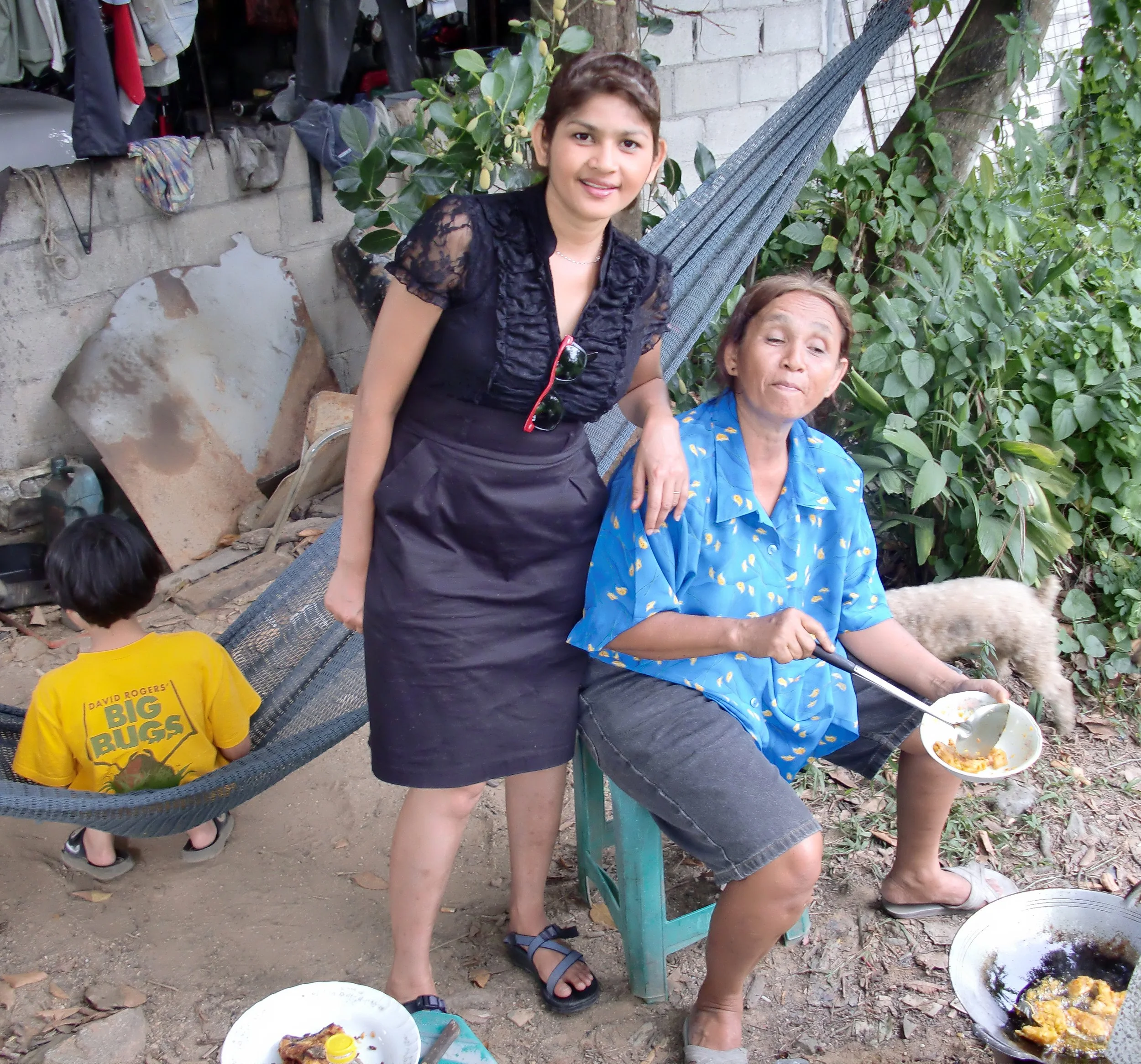 2010-7-15 HANGING IN NAKHON AND PROMLUK (14).JPG