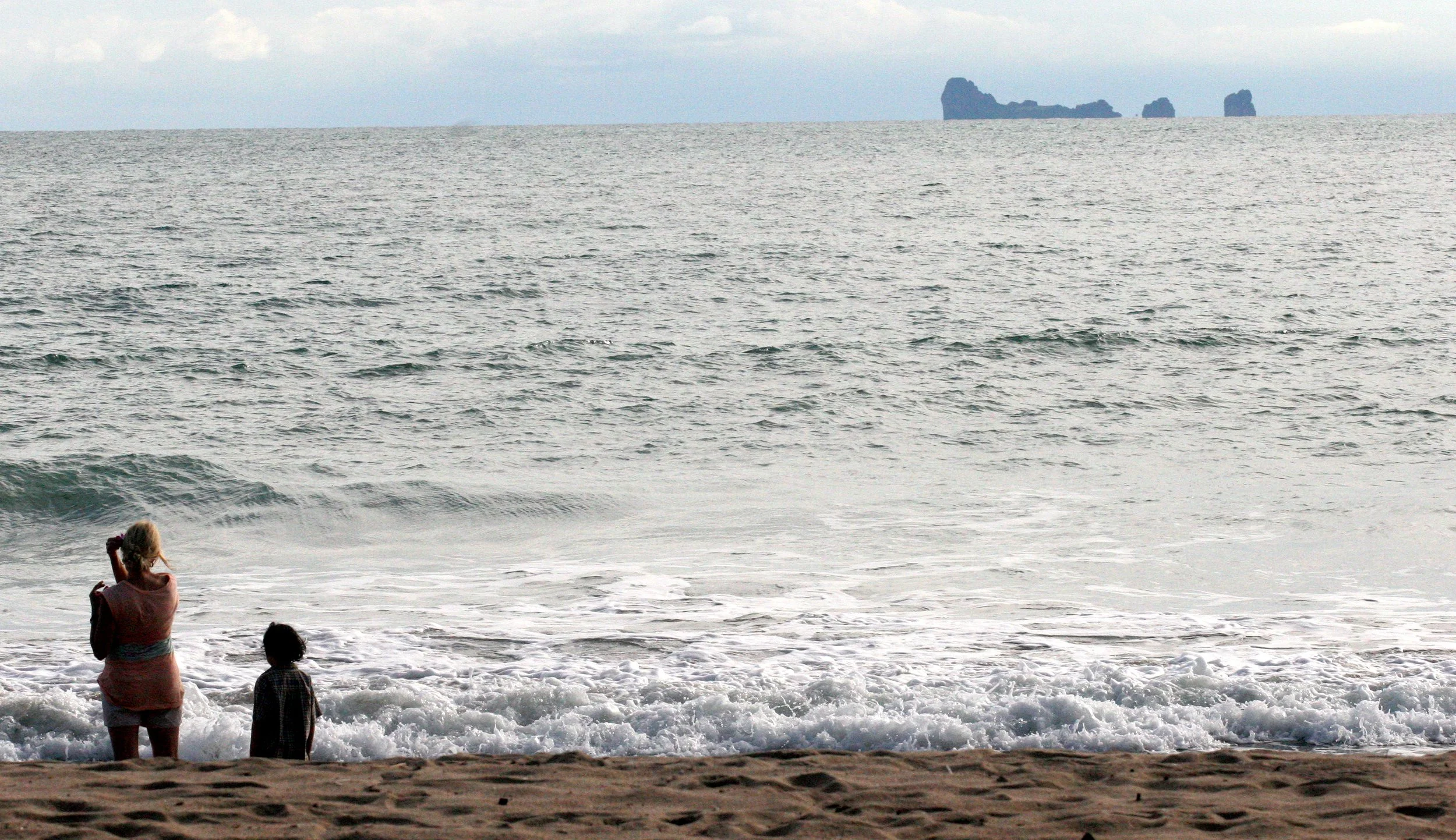 KOH LANTA - 2008 - HANGING IN LANTA (14).JPG