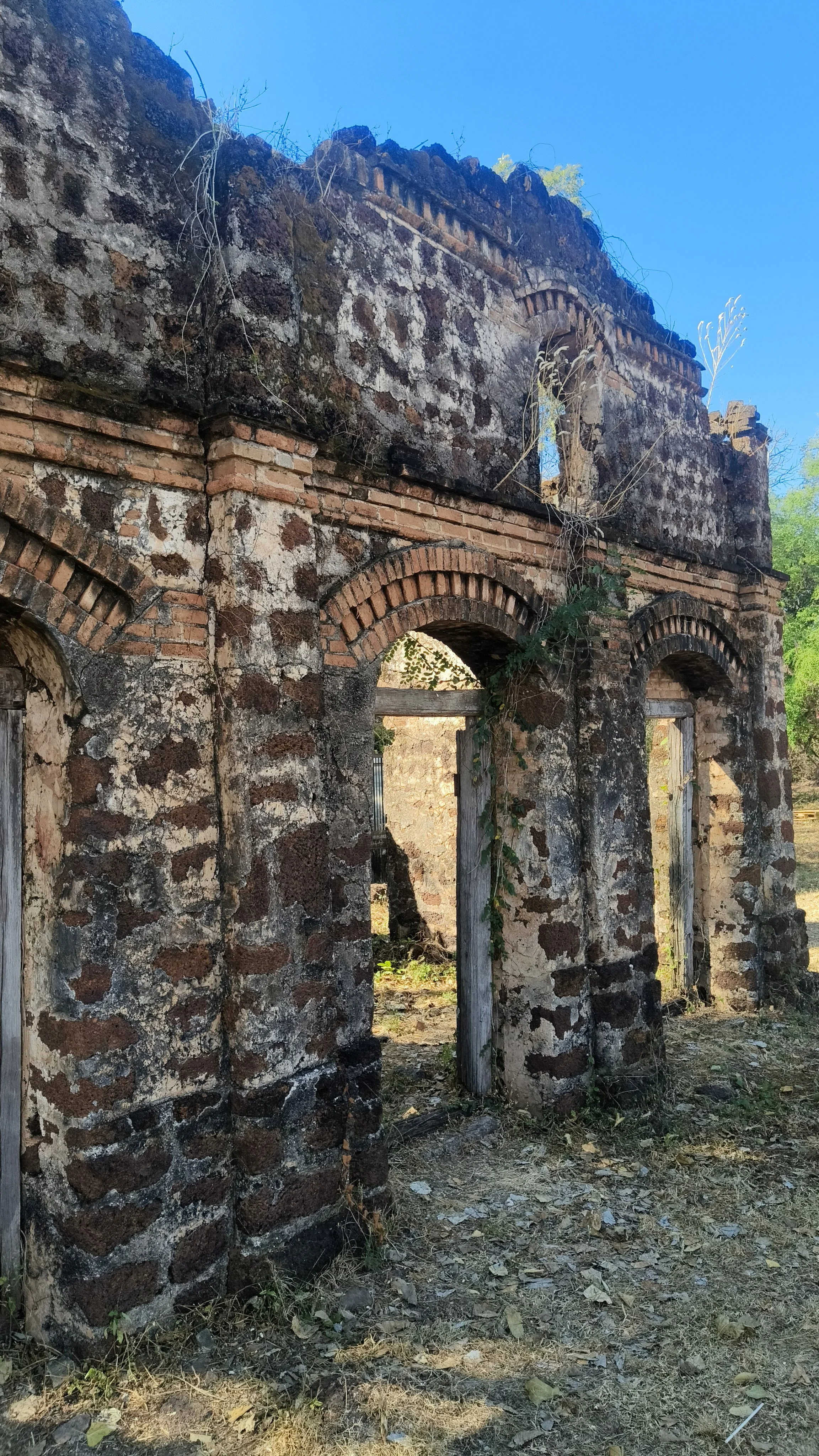 Stone House - Sakon Nakhon Province (12).jpg