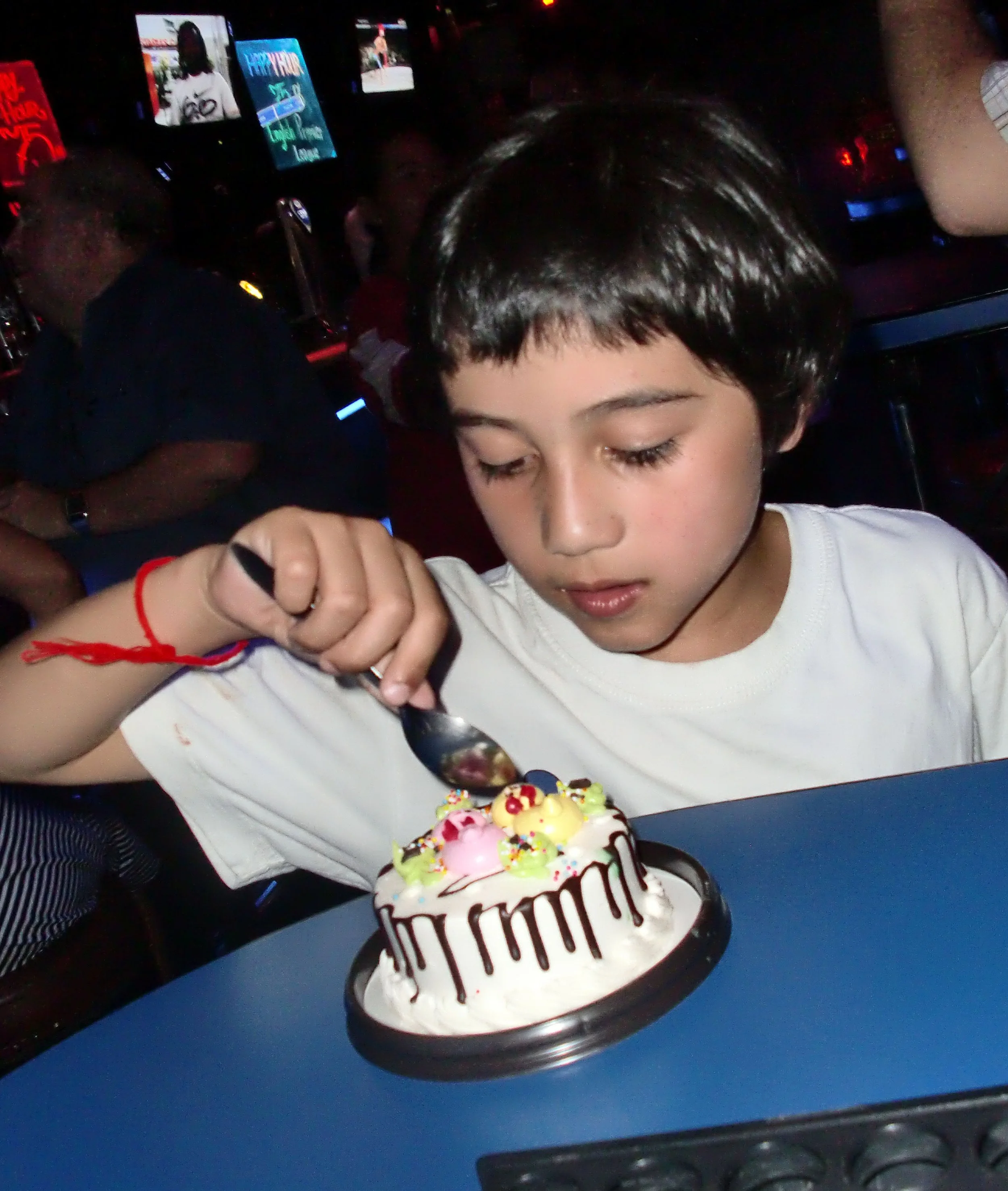 2010 Bangkok Soi Cowboy with Friends and Family (51).JPG