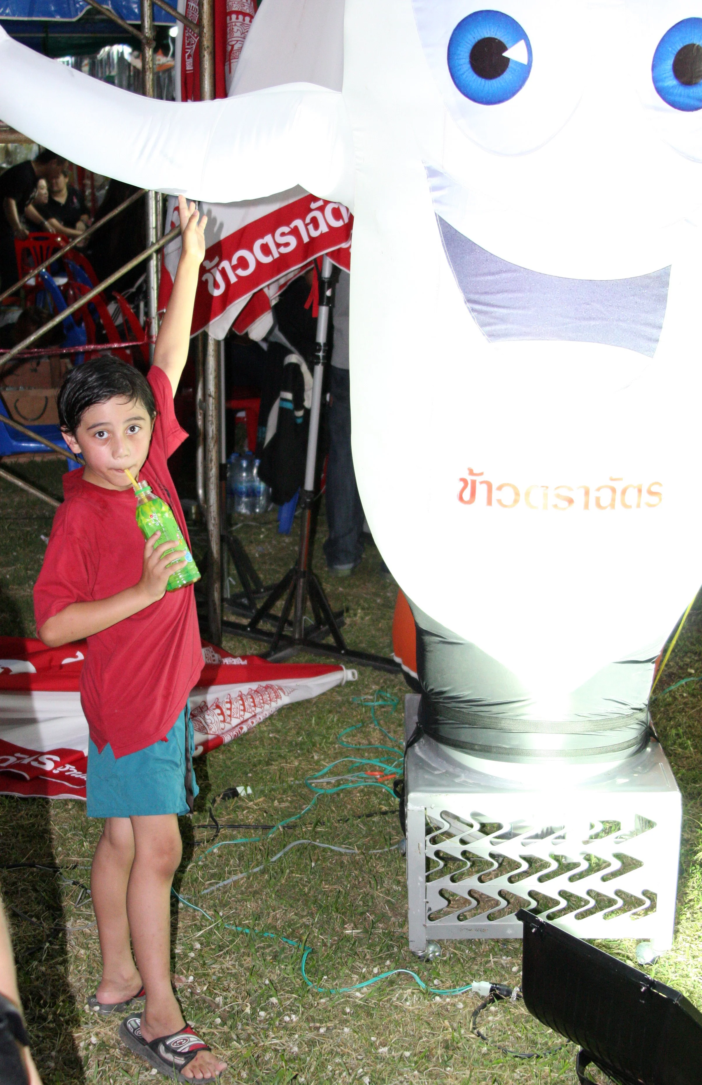 2010-7-18 CARRABAO CONCERT IN NAKHONSITHAMMARAT (16).JPG