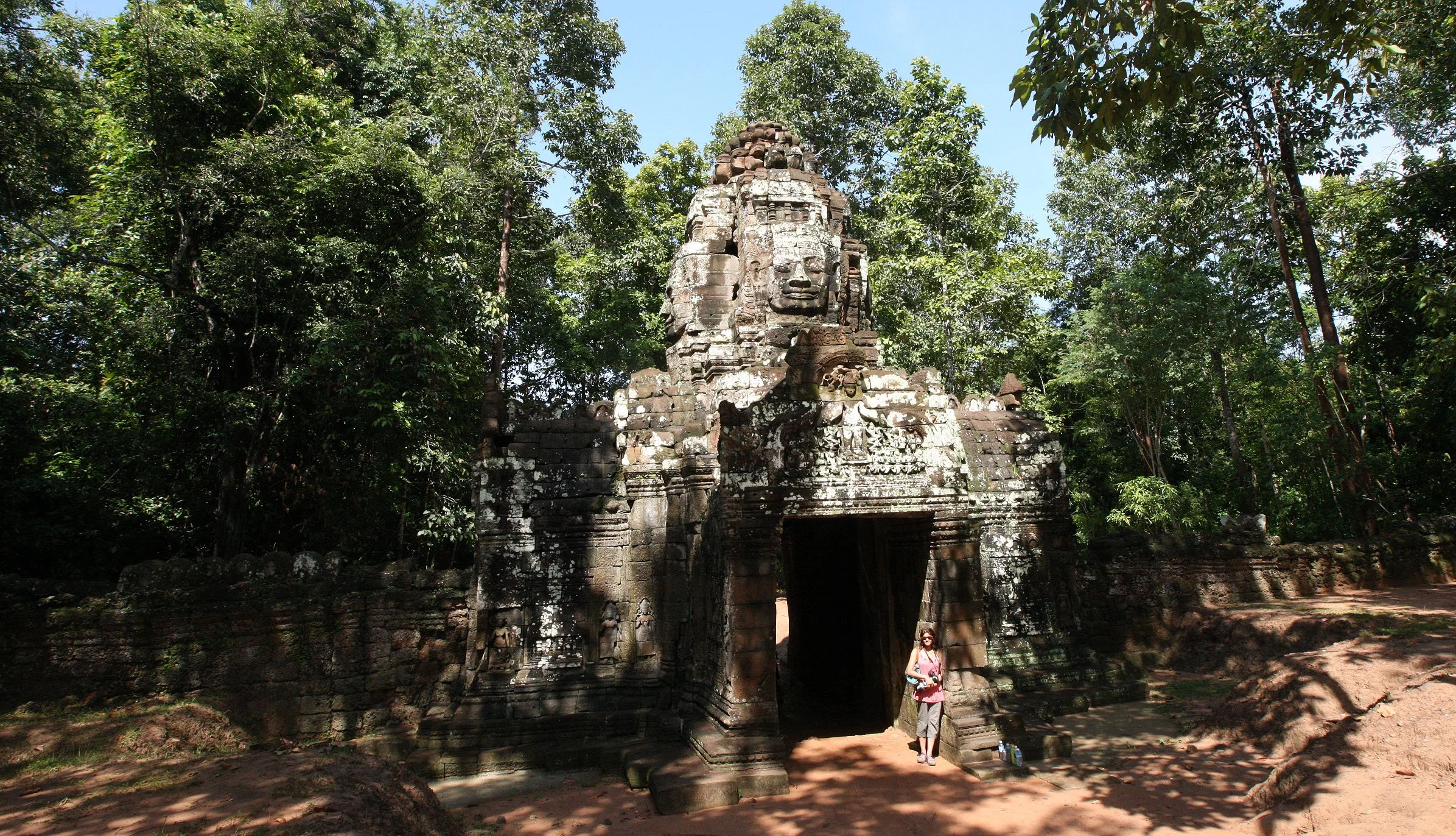 TA SOM TEMPLE CAMBODIA - JULY 2010 (2).JPG