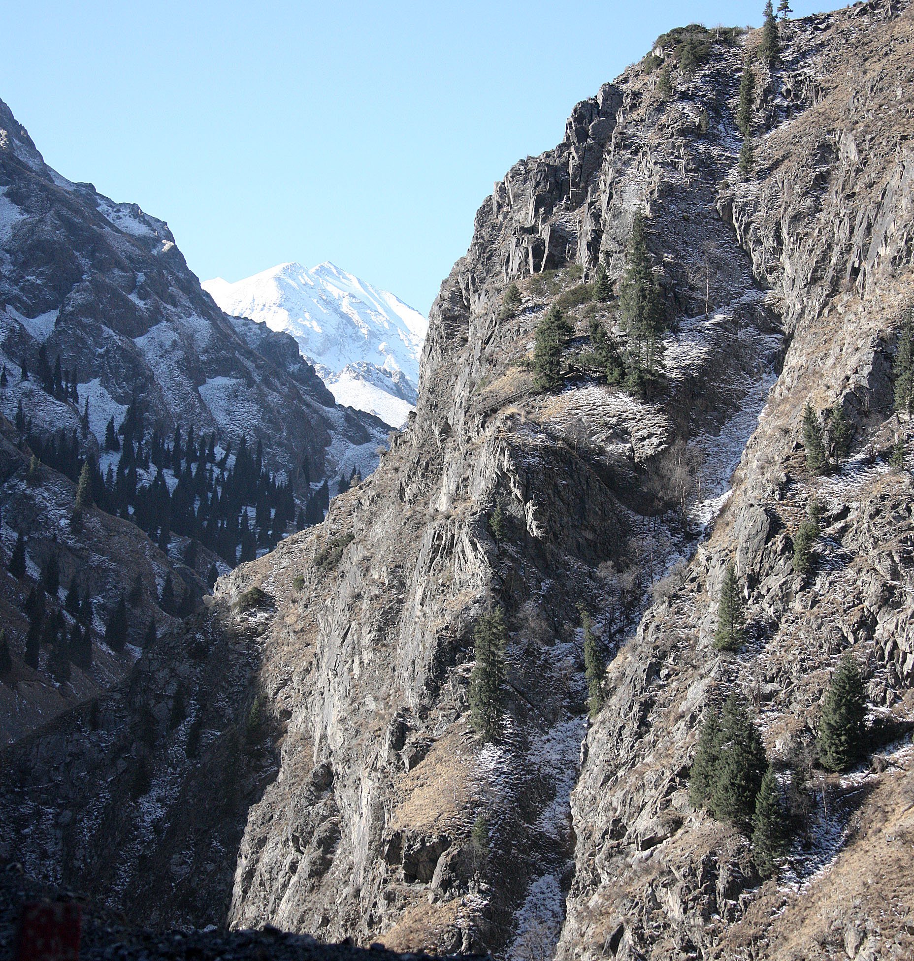 TIANSHAN MOUNTAINS - XINJIANG CHINA - ROUTE 216 (82).JPG