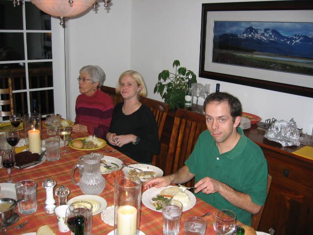 2005-11-24 THANKSGIVING WITH ERINS FOLKS.JPG