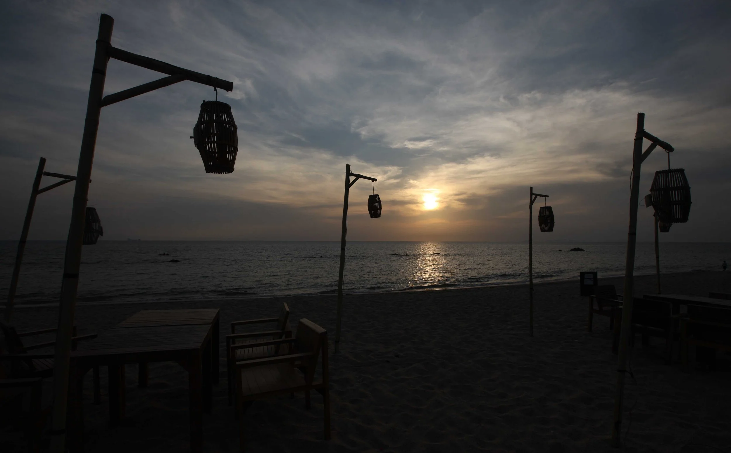 2015 Koh Lanta Songkran with friends from ISB (4).JPG