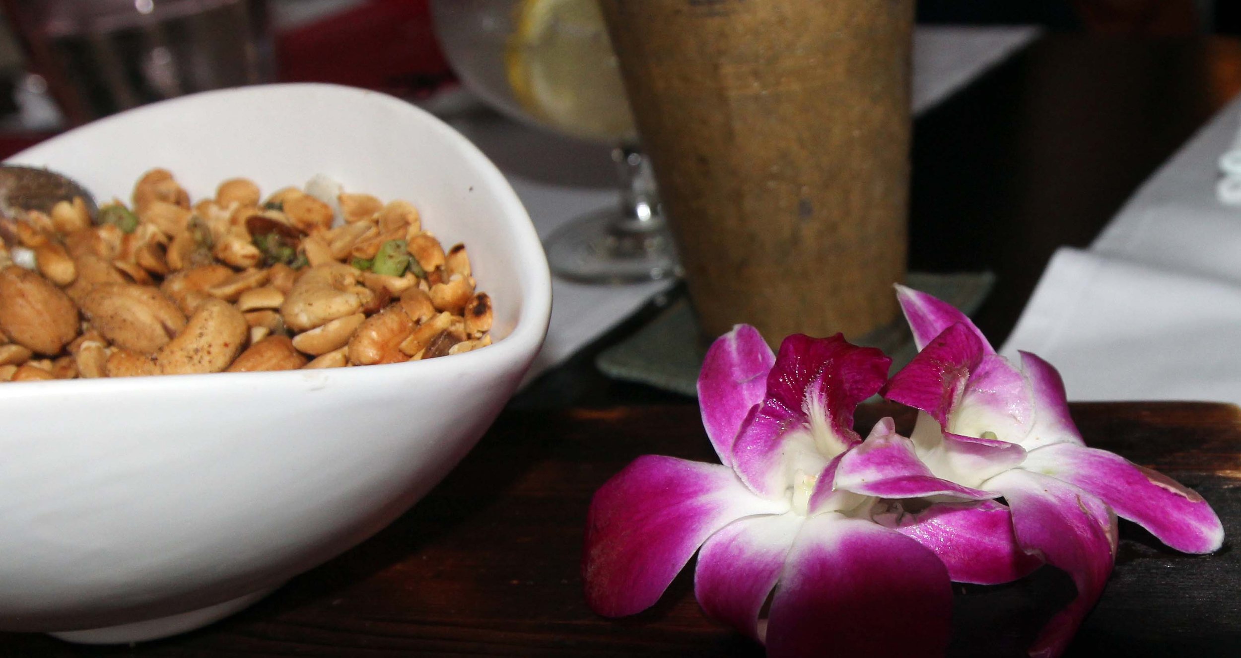 2013 BKK - NIGHT OUT AT ISSAYA WITH FRIENDS (21).JPG