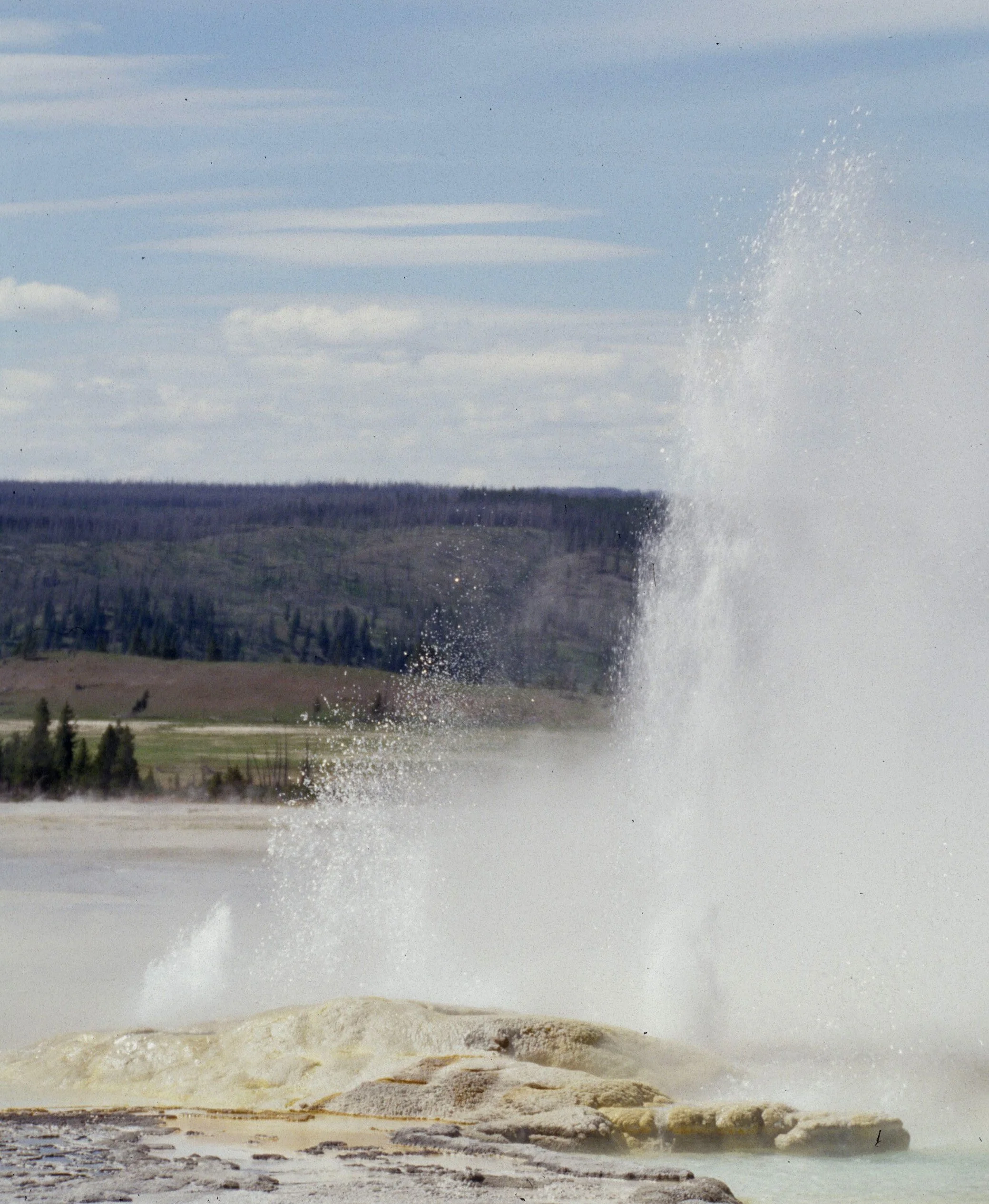 YELLOWSTONE - GEYSER VALLEY C.jpg