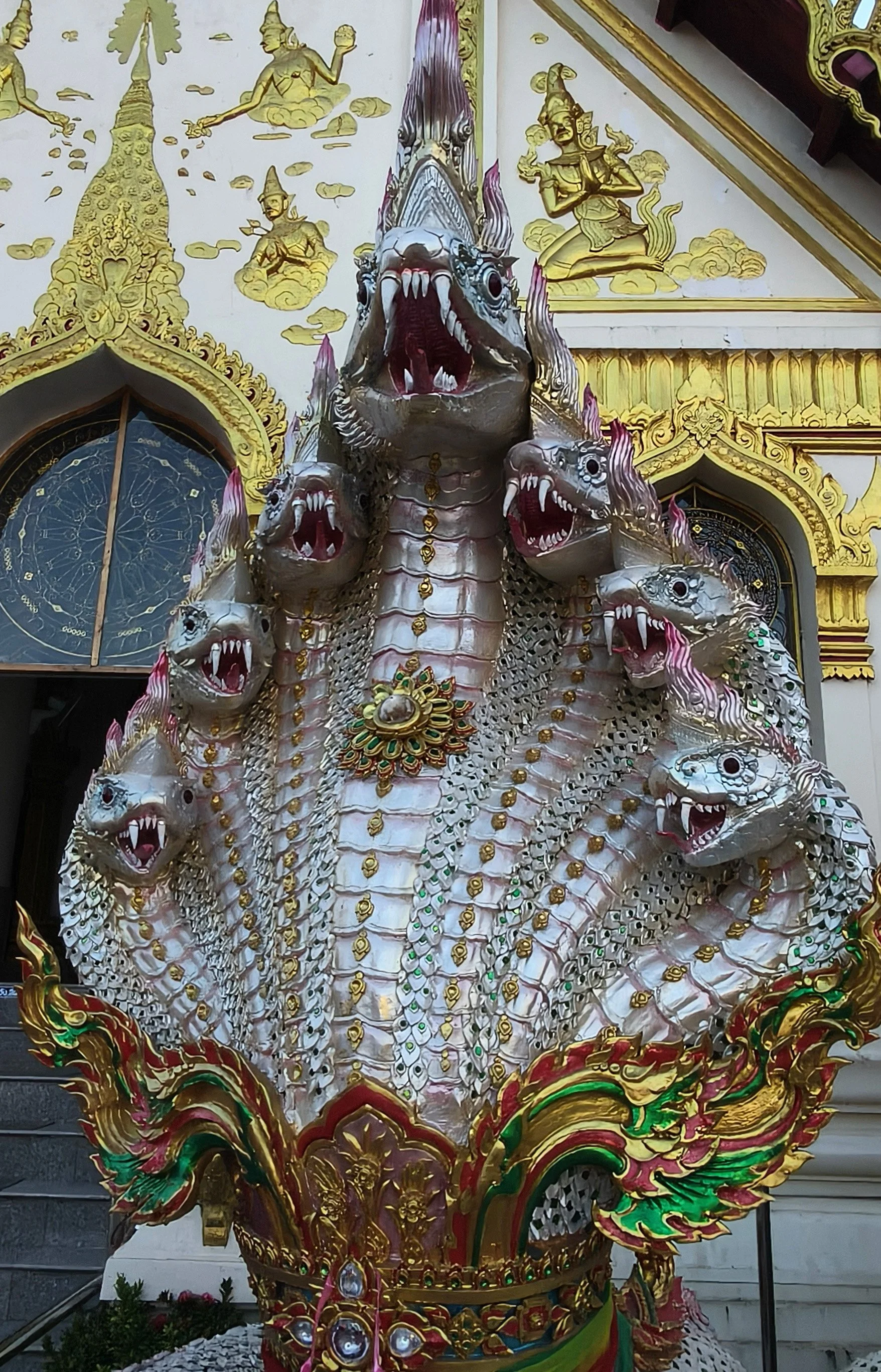 Wat Mahathat Phra That Nakhon  - Nakhon Phanom (10).jpg