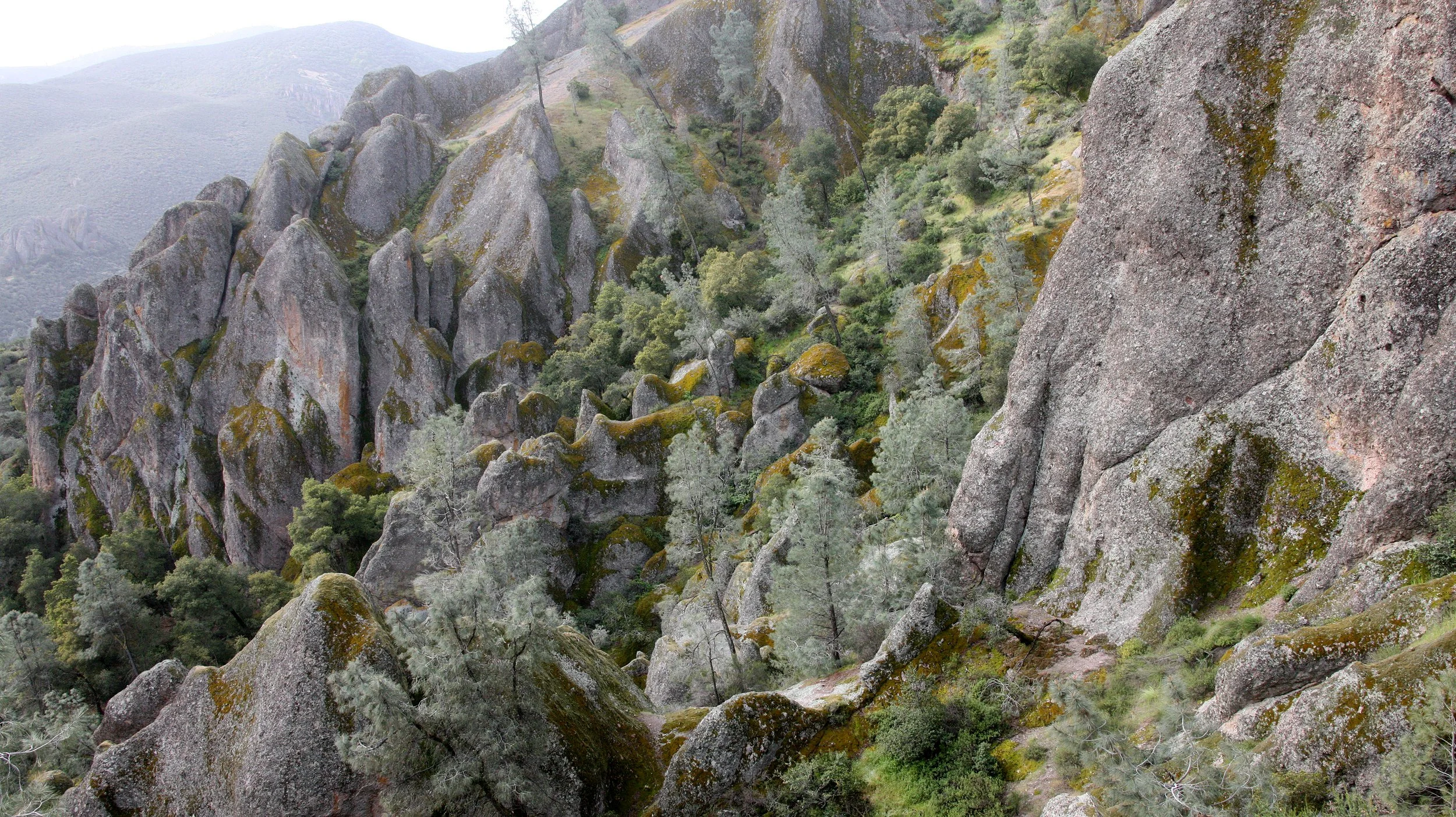 PINNACLES NATIONAL MONUMENT CALIFORNIA - VIEWS OF THE REGION (33).JPG