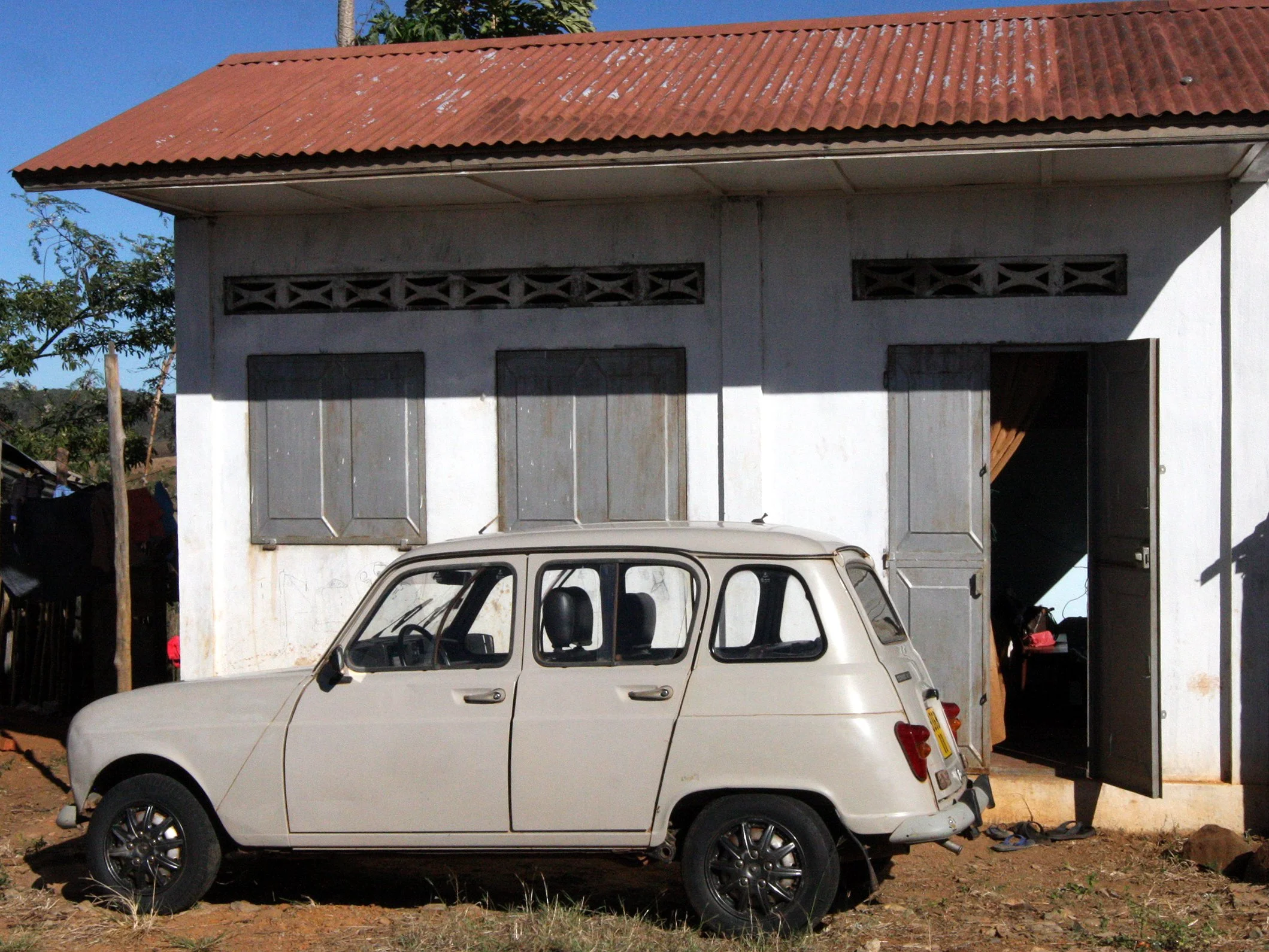 ANKARANA NATIONAL PARK MADAGASCAR - SAPPHIRE VILLAGE (8).JPG