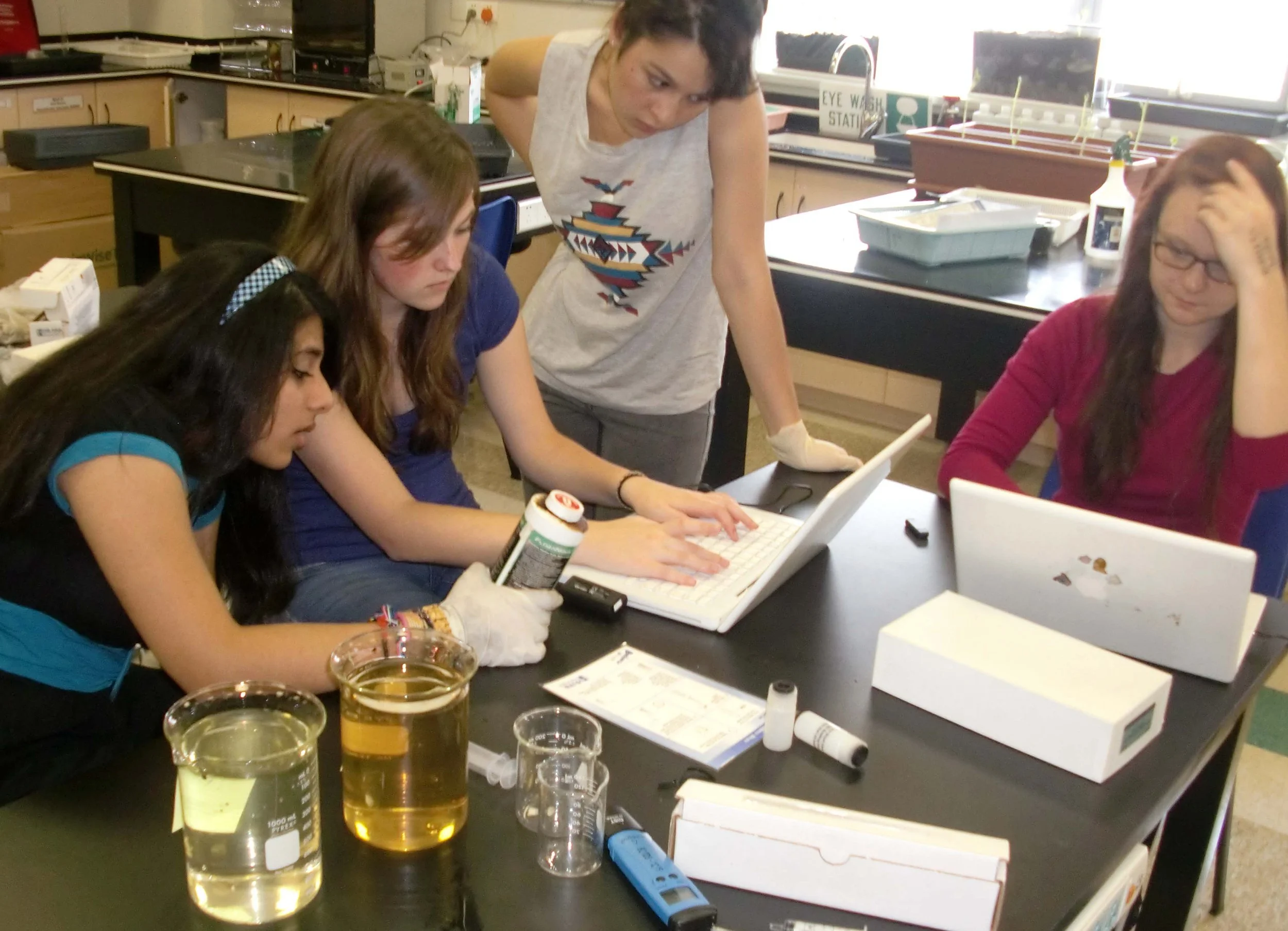 GROUP 4 PROJECTS - SEPTEMBER 2011 (7).JPG