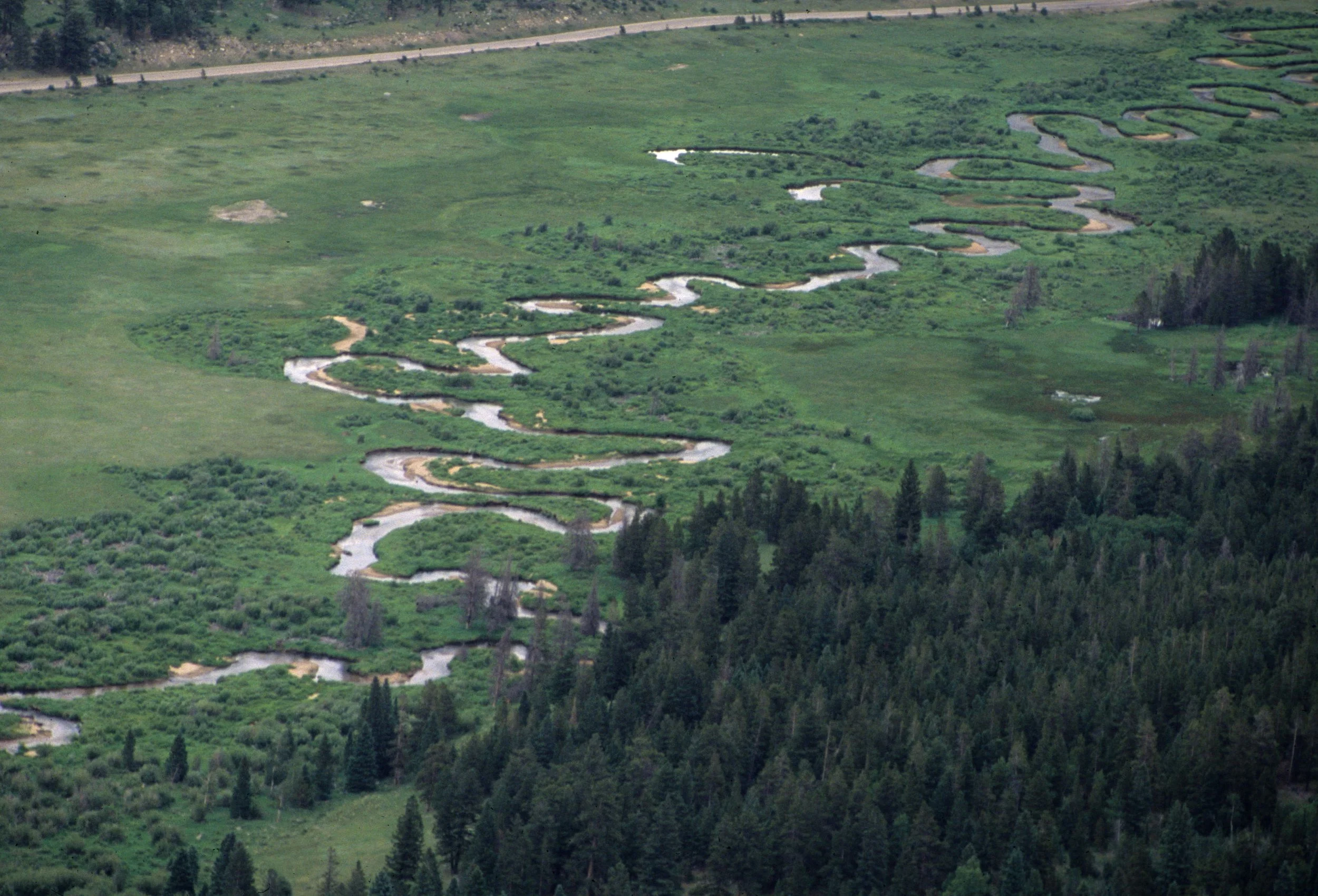 COLORADO - ROCKIES NATIONAL PARK  - OX BOW STREAM.jpg