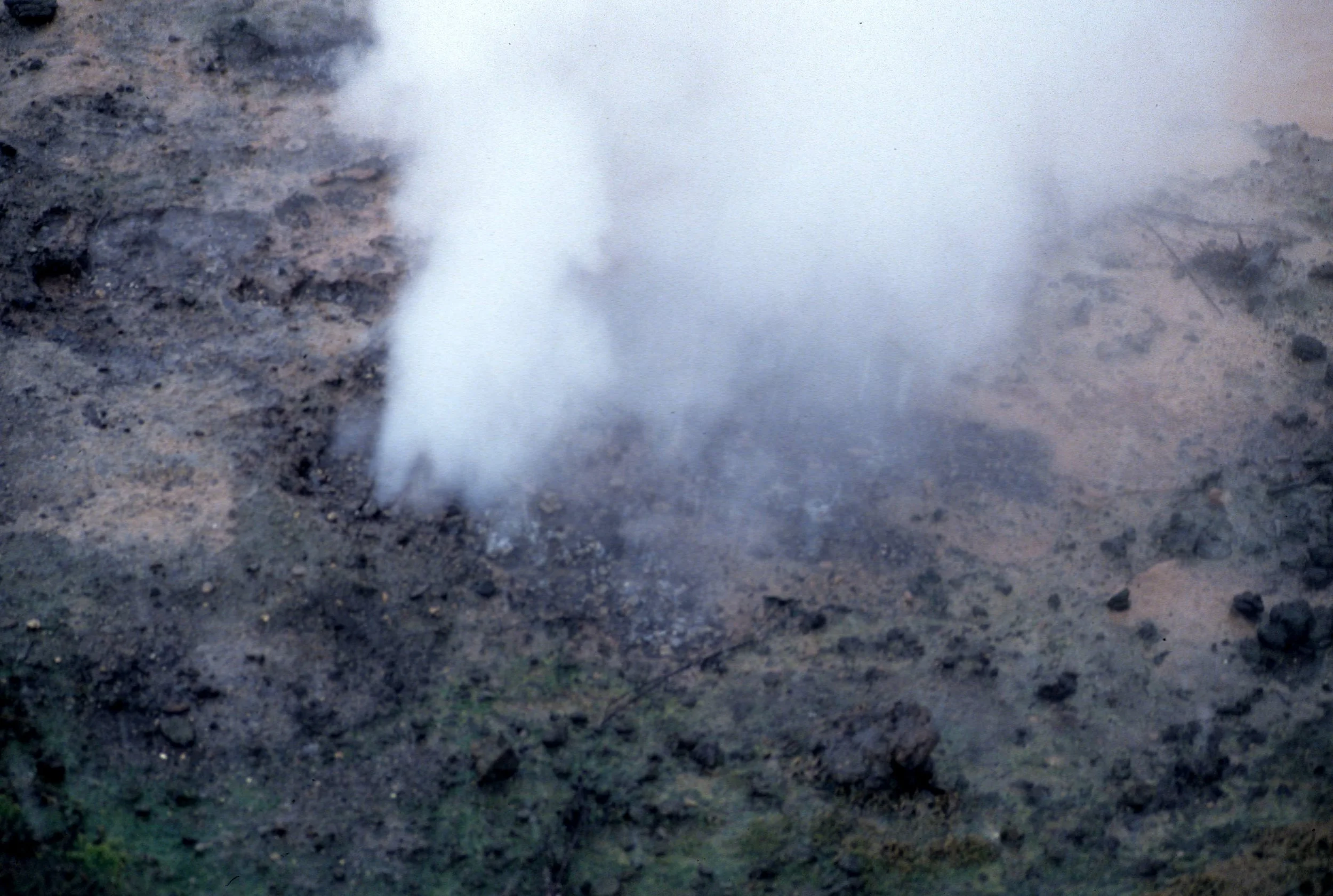YELLOWSTONE IN WINTER - FUMEROLES A.jpg