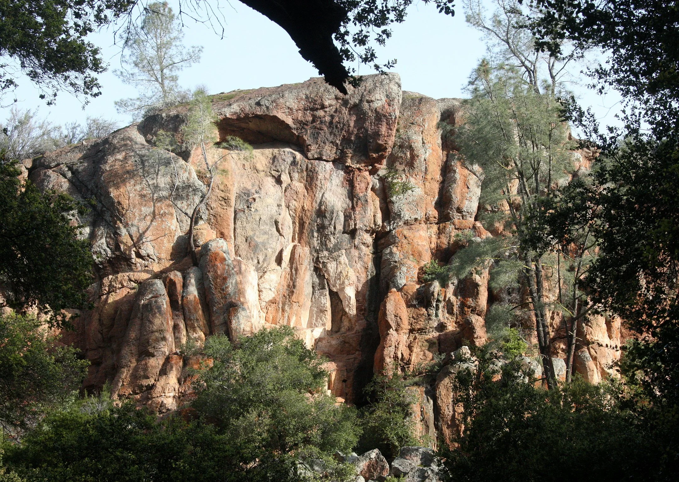 PINNACLES NATIONAL MONUMENT CALIFORNIA - VIEWS OF THE REGION (11).JPG