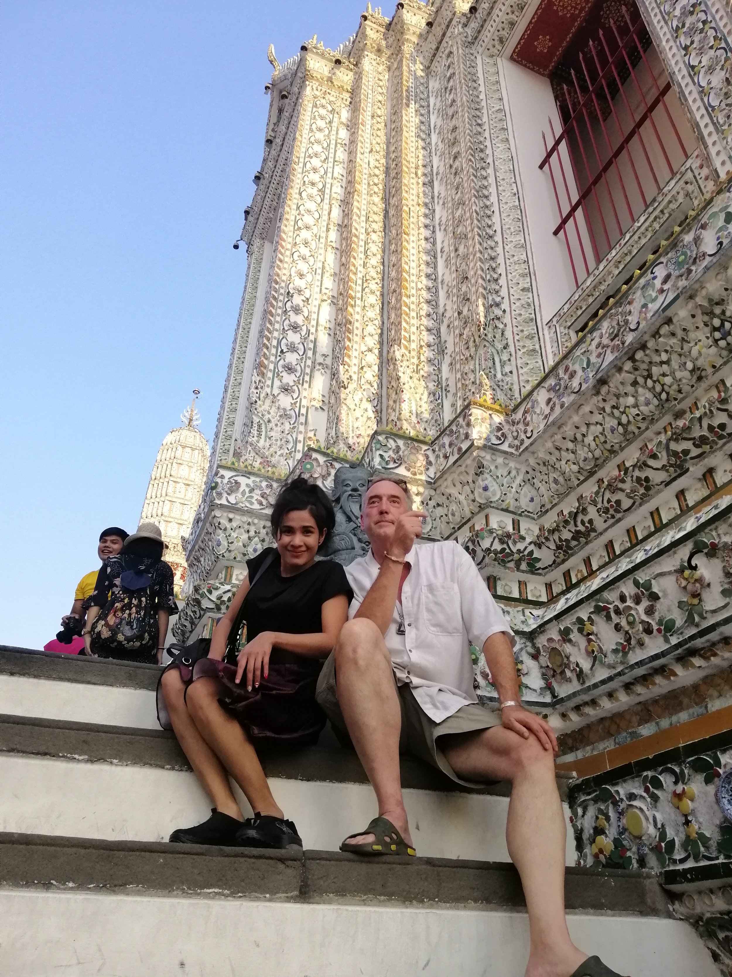 2018 Pics with Gift in Thailand (227).jpg