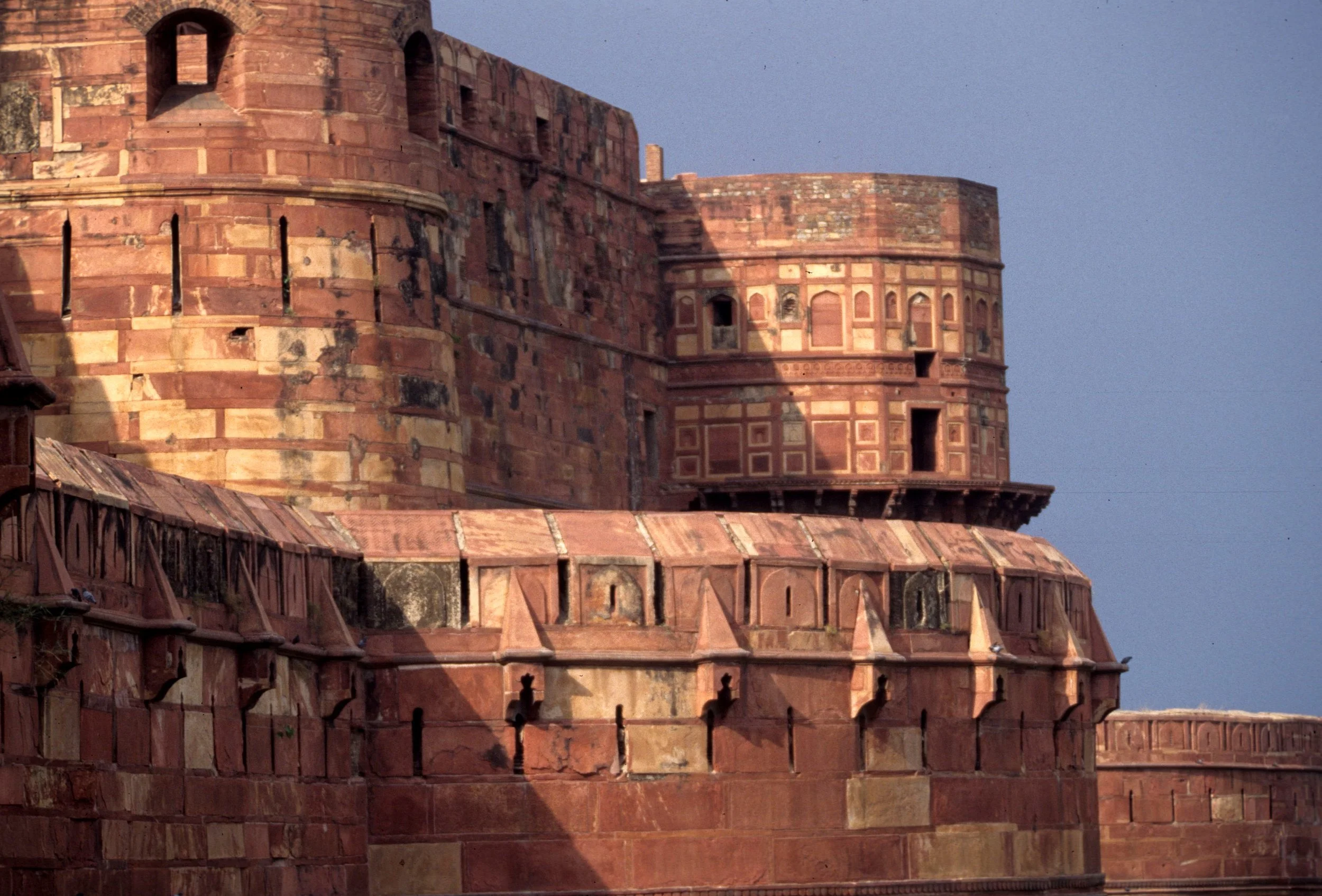 INDIA - AGRA - CASTLE NEAR TAJ MAHAL B.jpg
