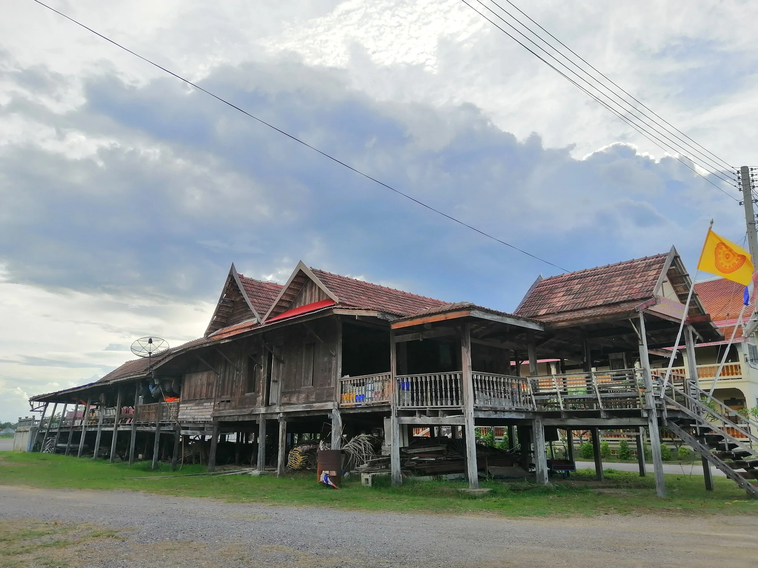 2020 Amphawa Temples and River Scenes (29).jpg