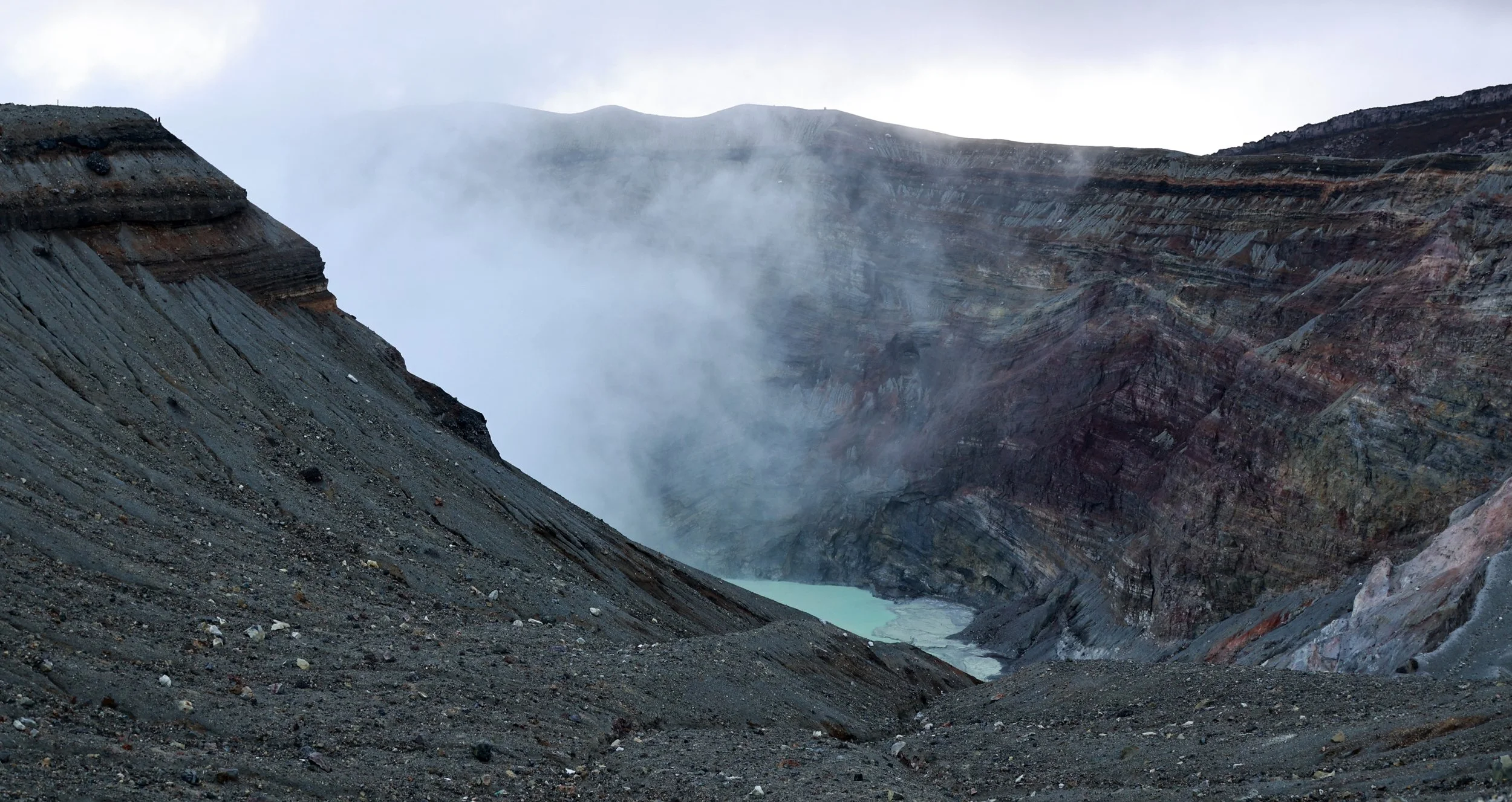 Aso Nakadake Crater, Aso-zan Kumamoto Japan (8).jpg