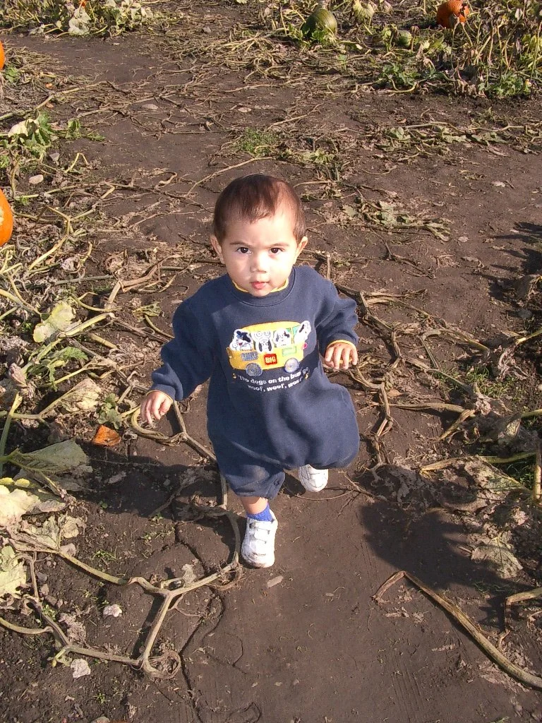 2003-10-26 PUMPKIN PATCH PORT ANGELES (22).JPG
