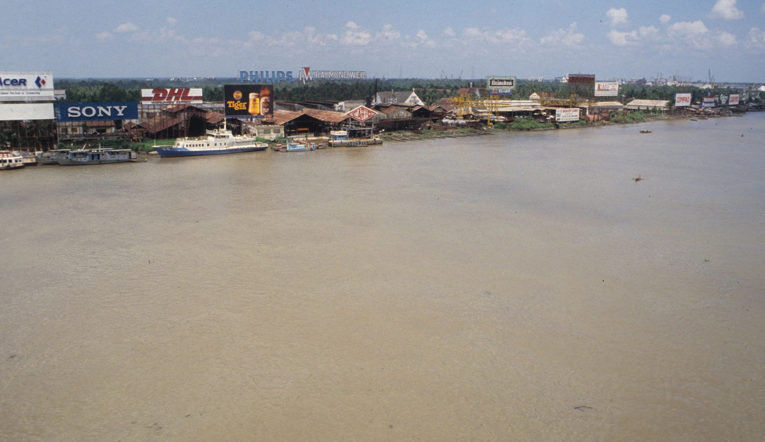 SAIGON - CITY SCENES IN 1994 (10).jpg