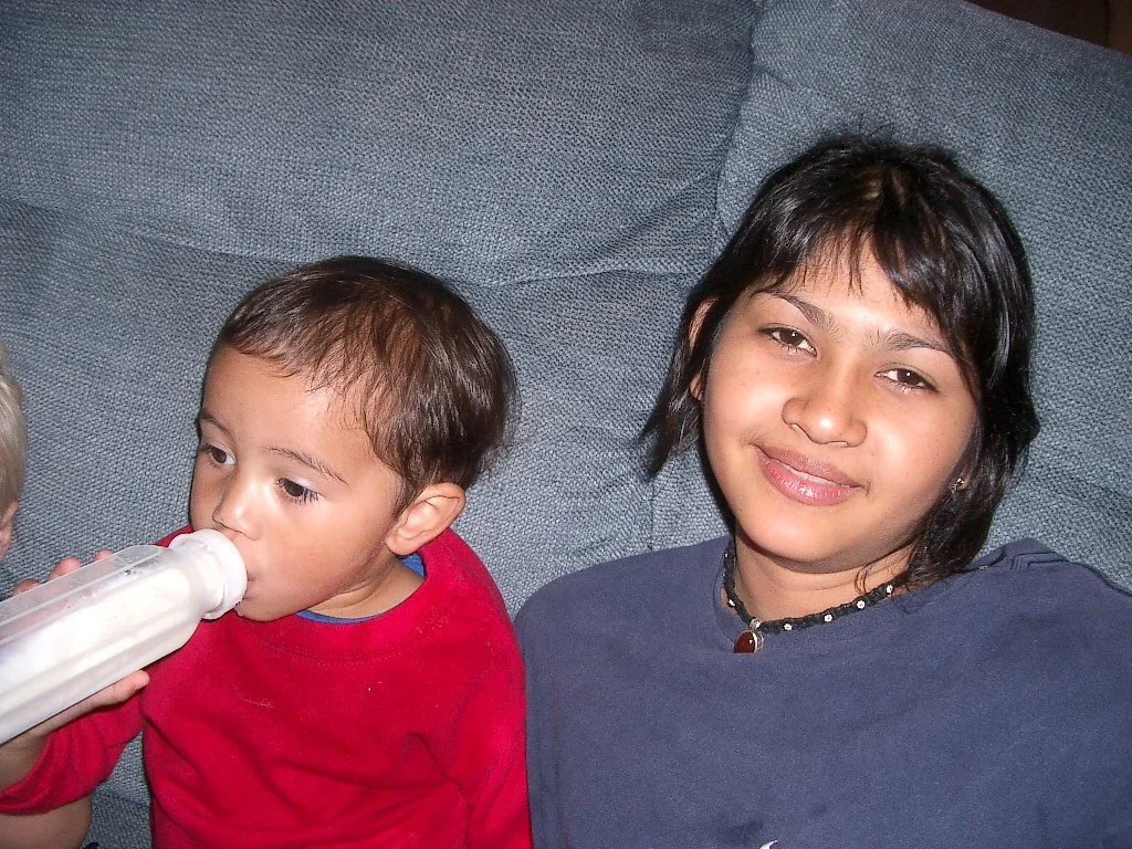 2004-8-6 HANGING WITH AUNT ERIN AND ETHAN.JPG