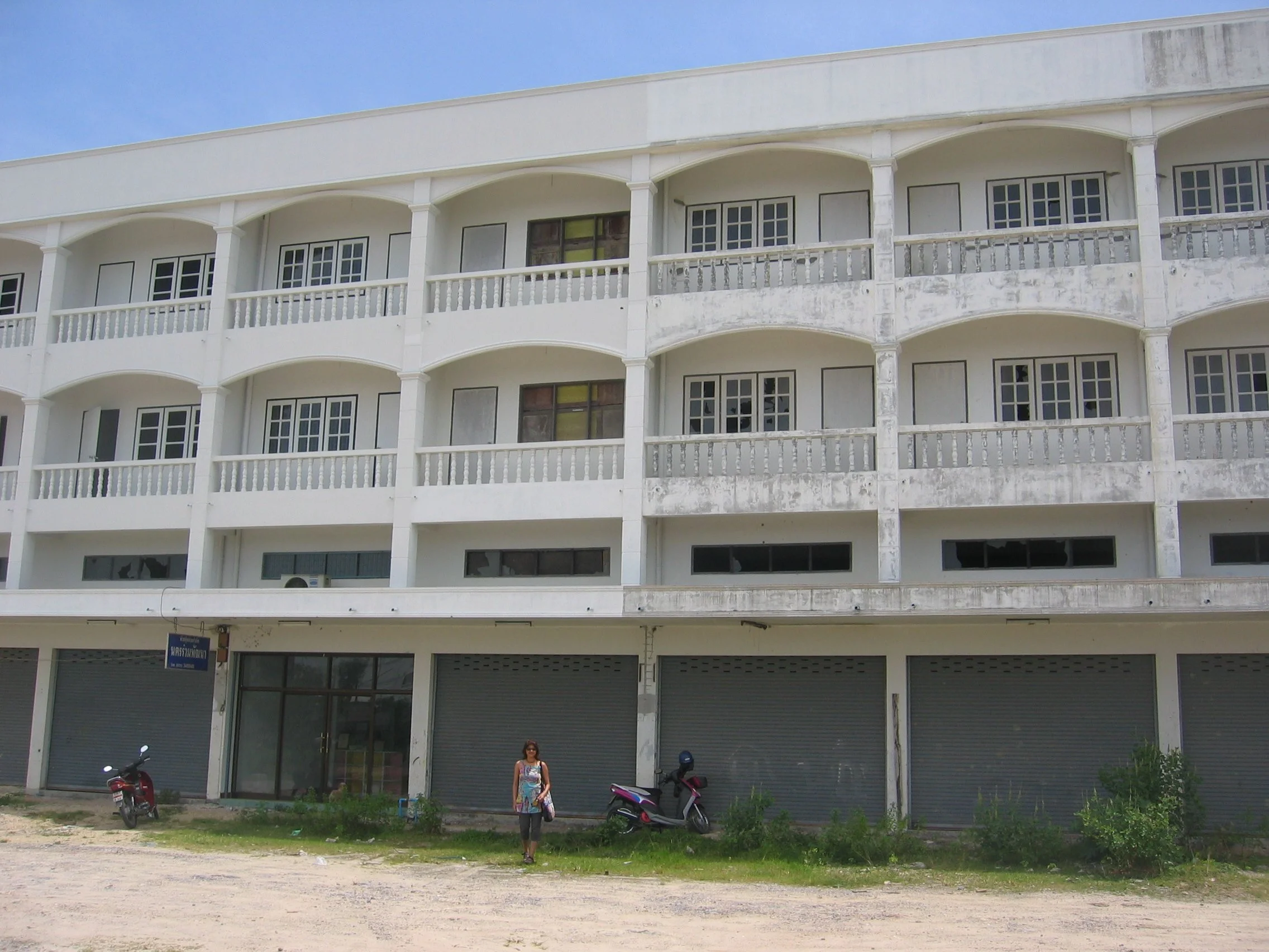 2006 Nakhonsithammarat Townhouse  Pics (3).jpg
