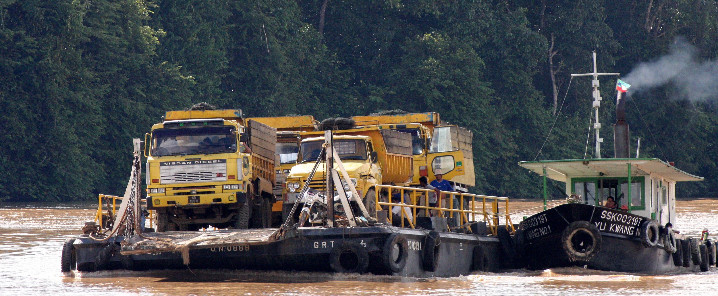 KINABATANGAN RIVER BORNEO - FERRY.JPG