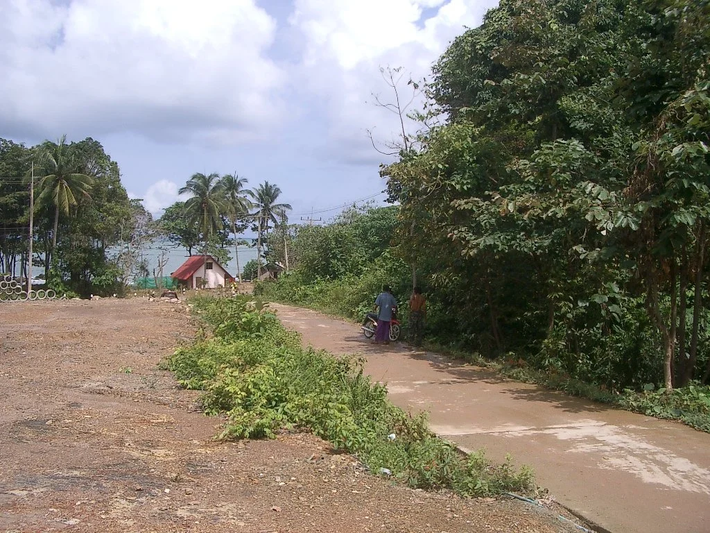 KOH LANTA - SEARCH FOR PROPERTY - 2004 (8).JPG