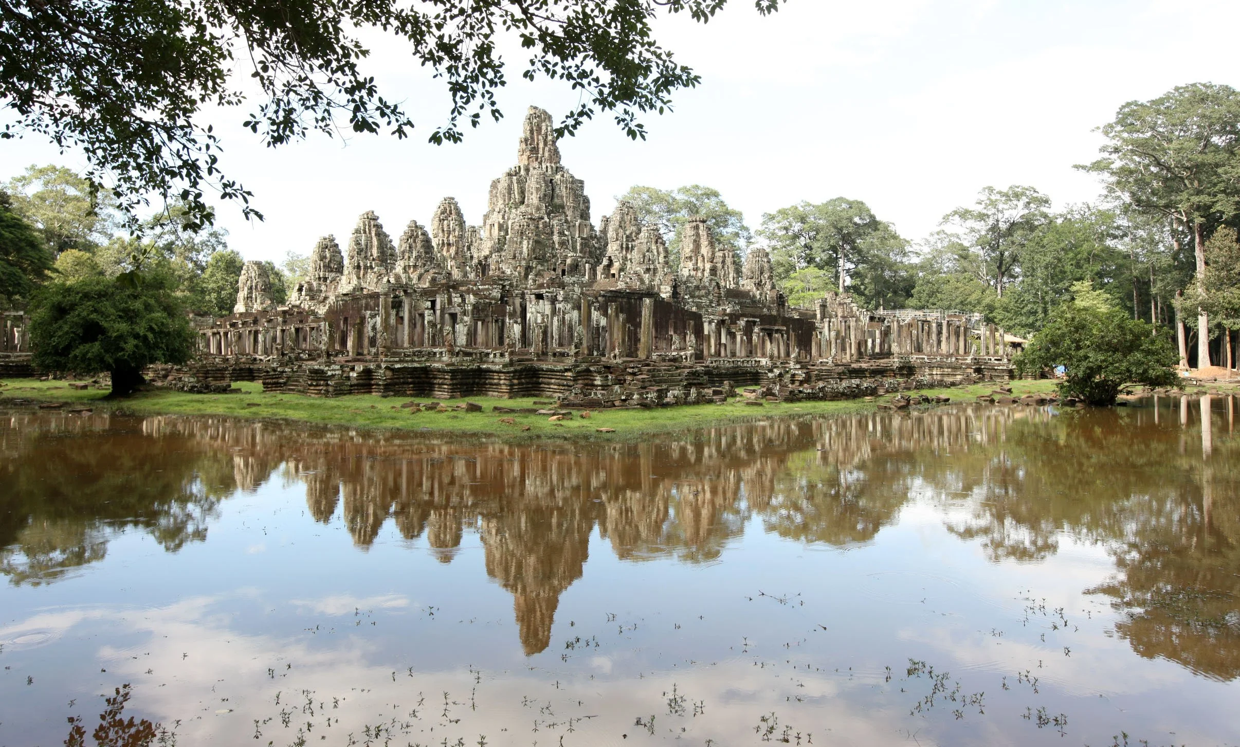 BAYON TEMPLE - CAMBODIA - JULY 2010 (44).JPG