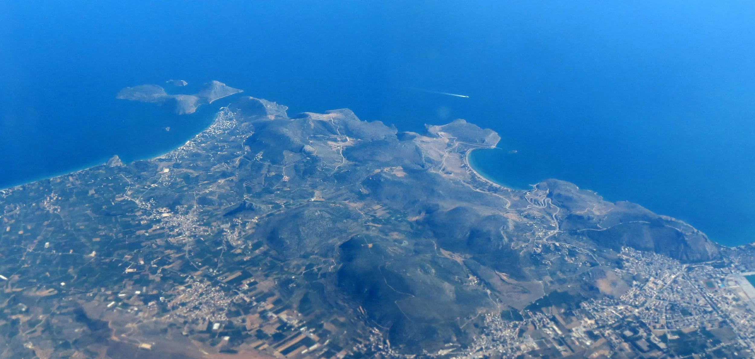 FLIGHT TO GREECE (9).JPG