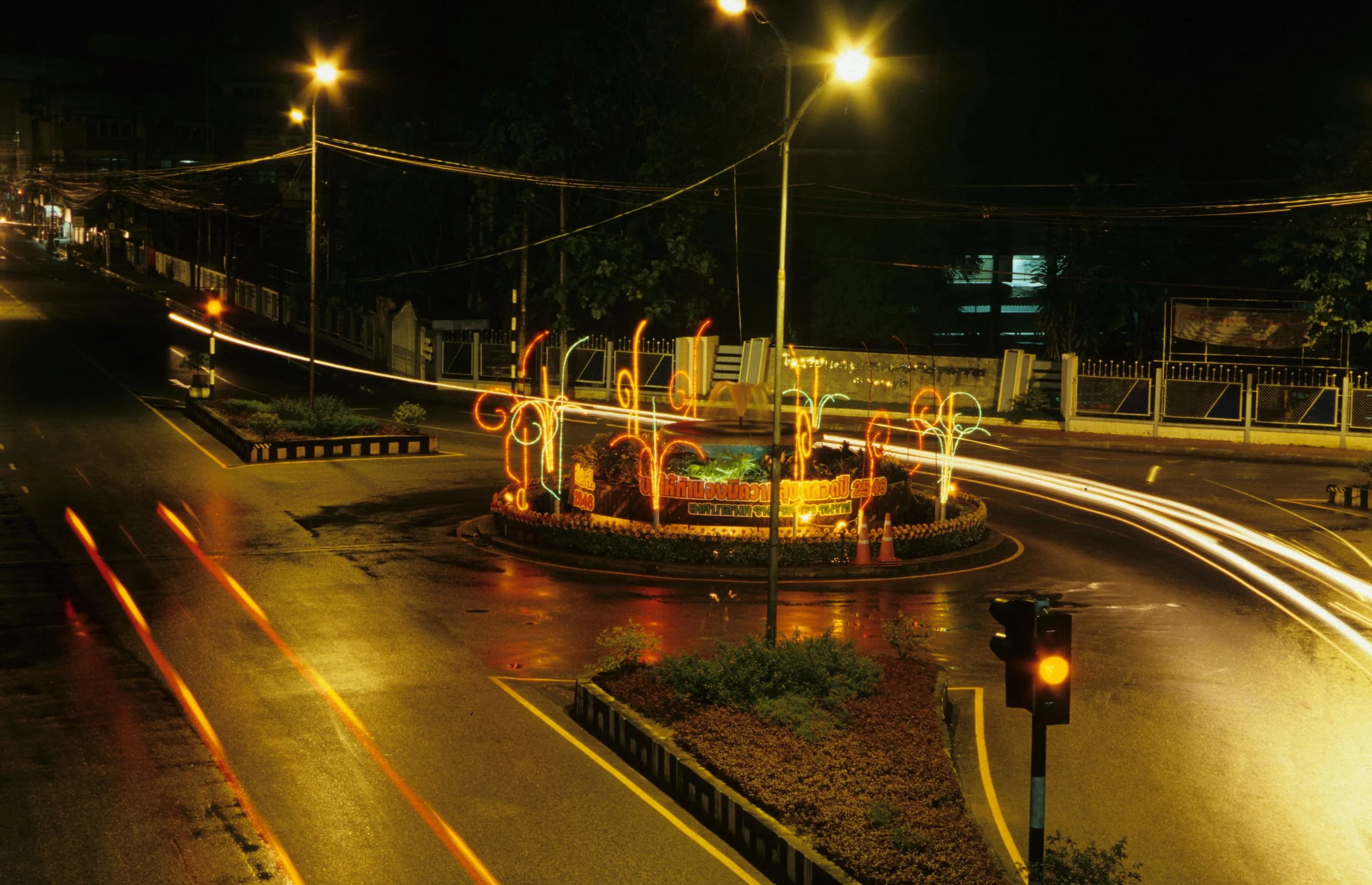 2004 Nakhonsithammarat Markets, Monks and Baby Cokie (75).jpg