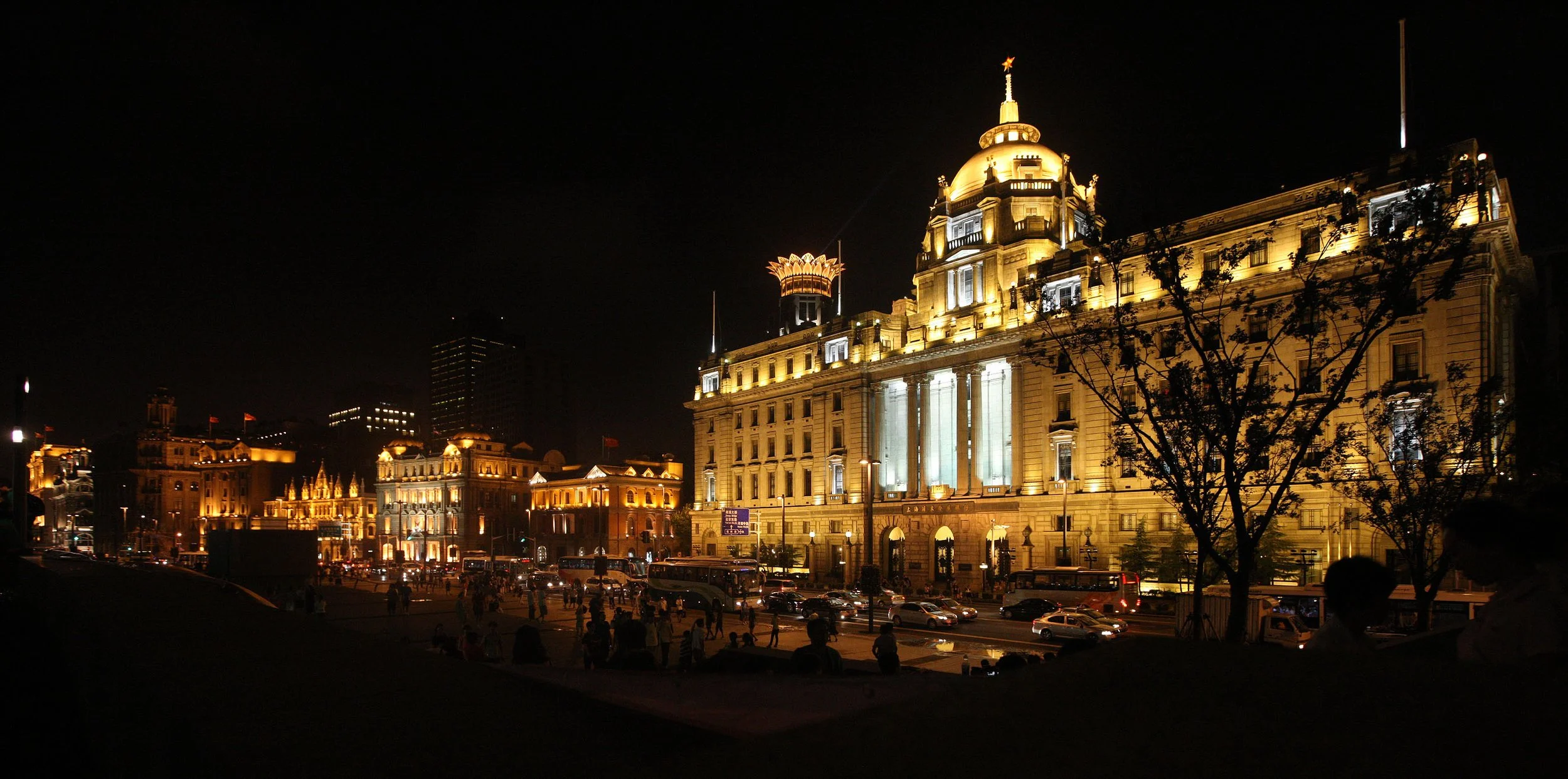 SHANGHAI NIGHT OUT - THE BUND IN AUGUST (10).JPG