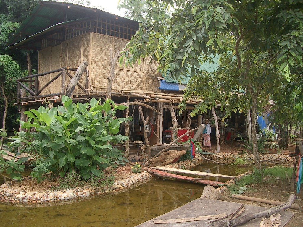 KOH LANTA - SEARCH FOR PROPERTY - 2004 (14).JPG