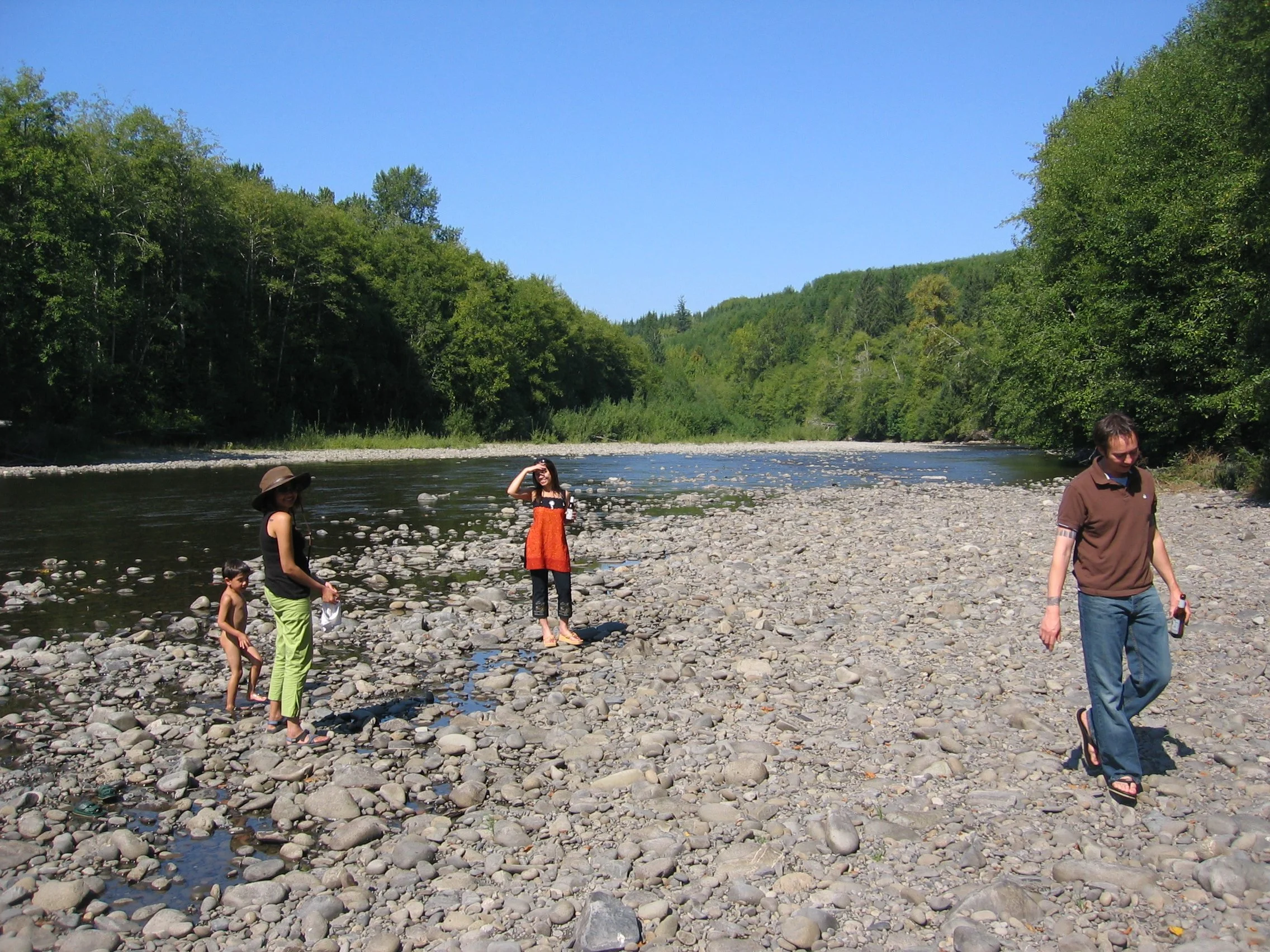 2006-11-3 LA SELVA TEAKWOOD AND BEADS ENDEAVOUR.JPG