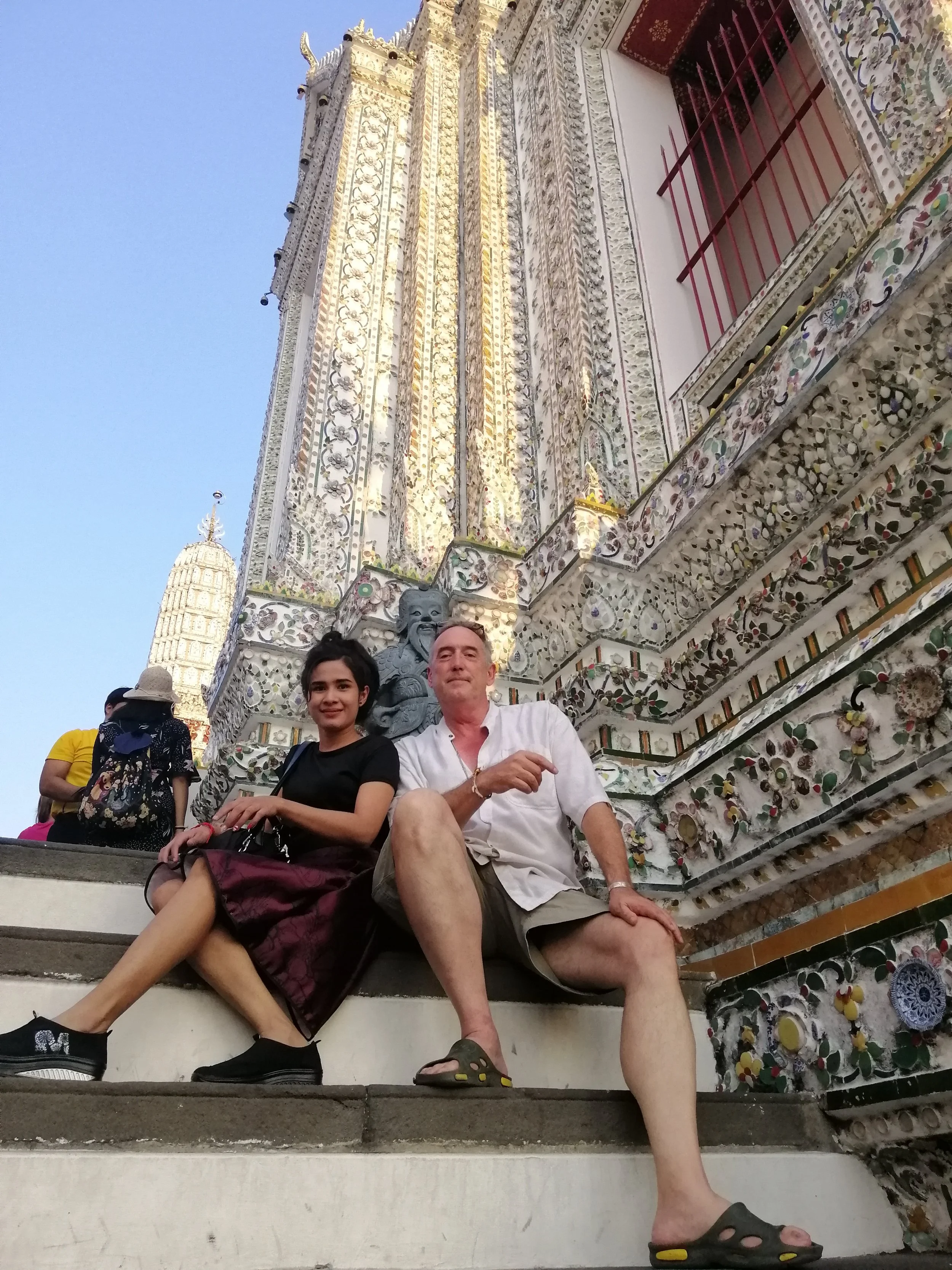 2018 Pics with Gift in Thailand (228).jpg