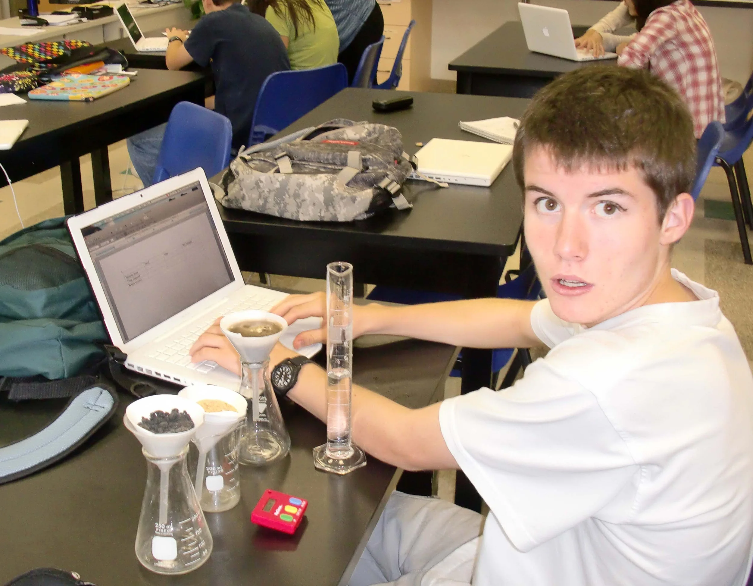 SOIL LAB - SAS APES CLASS FALL 2011 (2).JPG