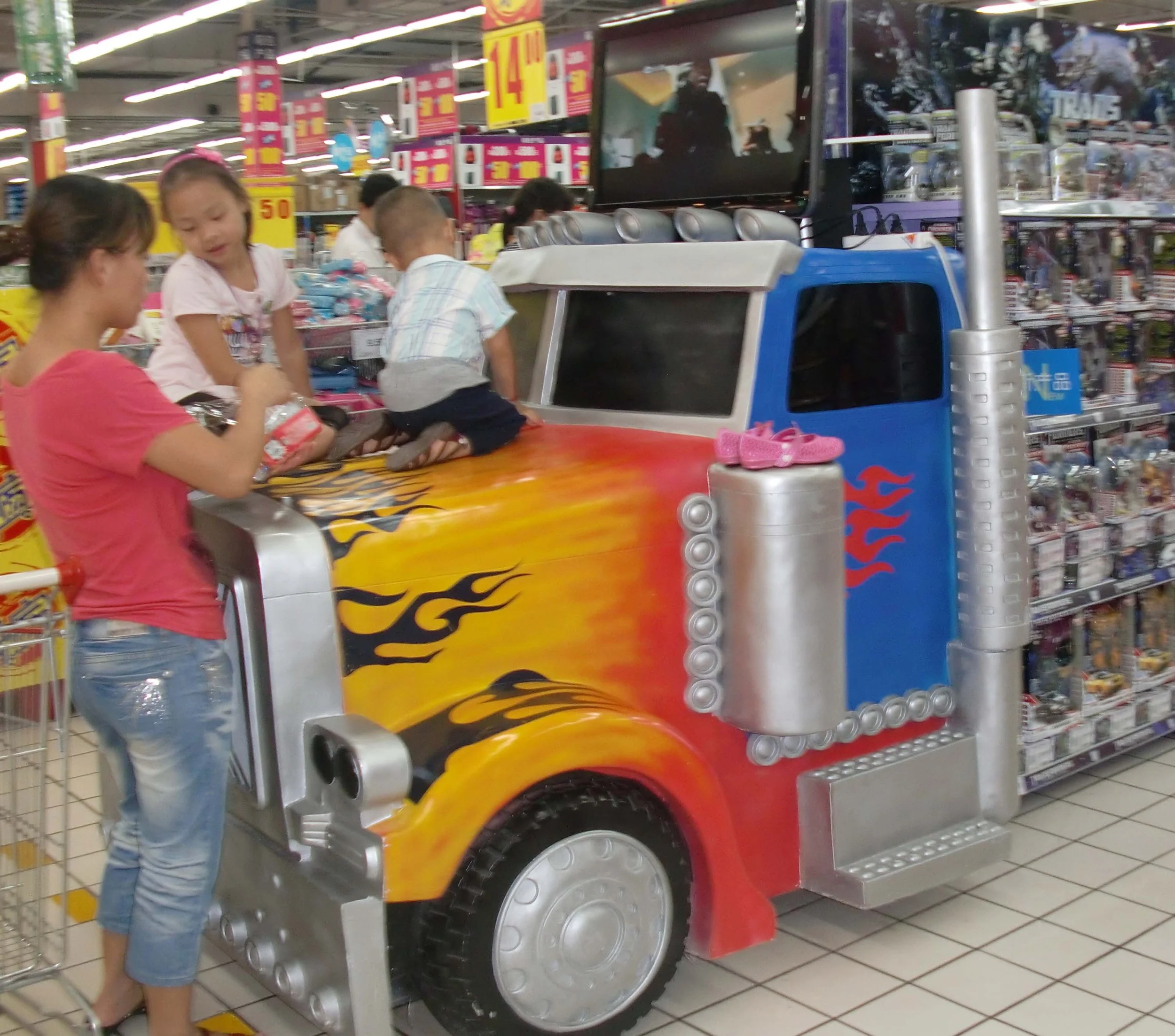 2011-9-11 SHOPPING IN JINQIAO (5).JPG