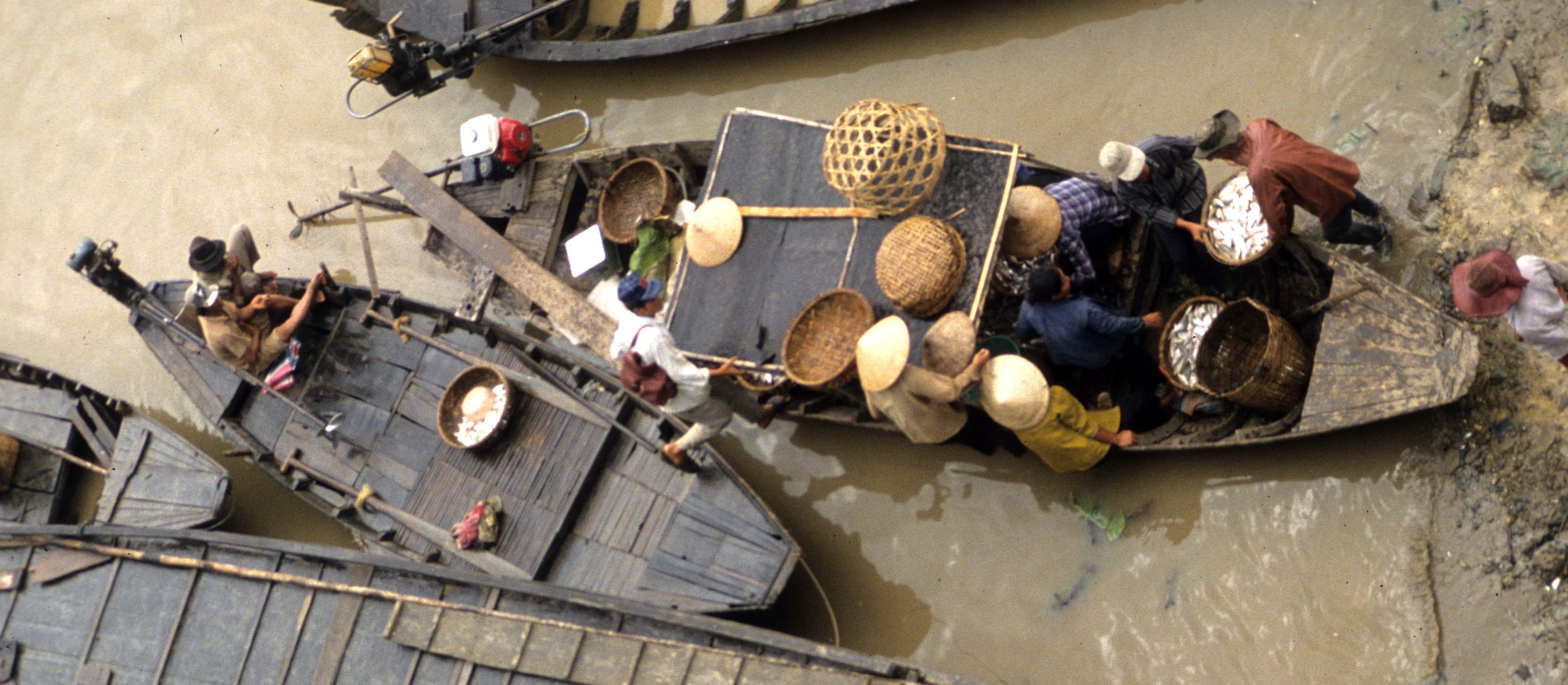 CAT TIEN FLOATING MARKET.jpg