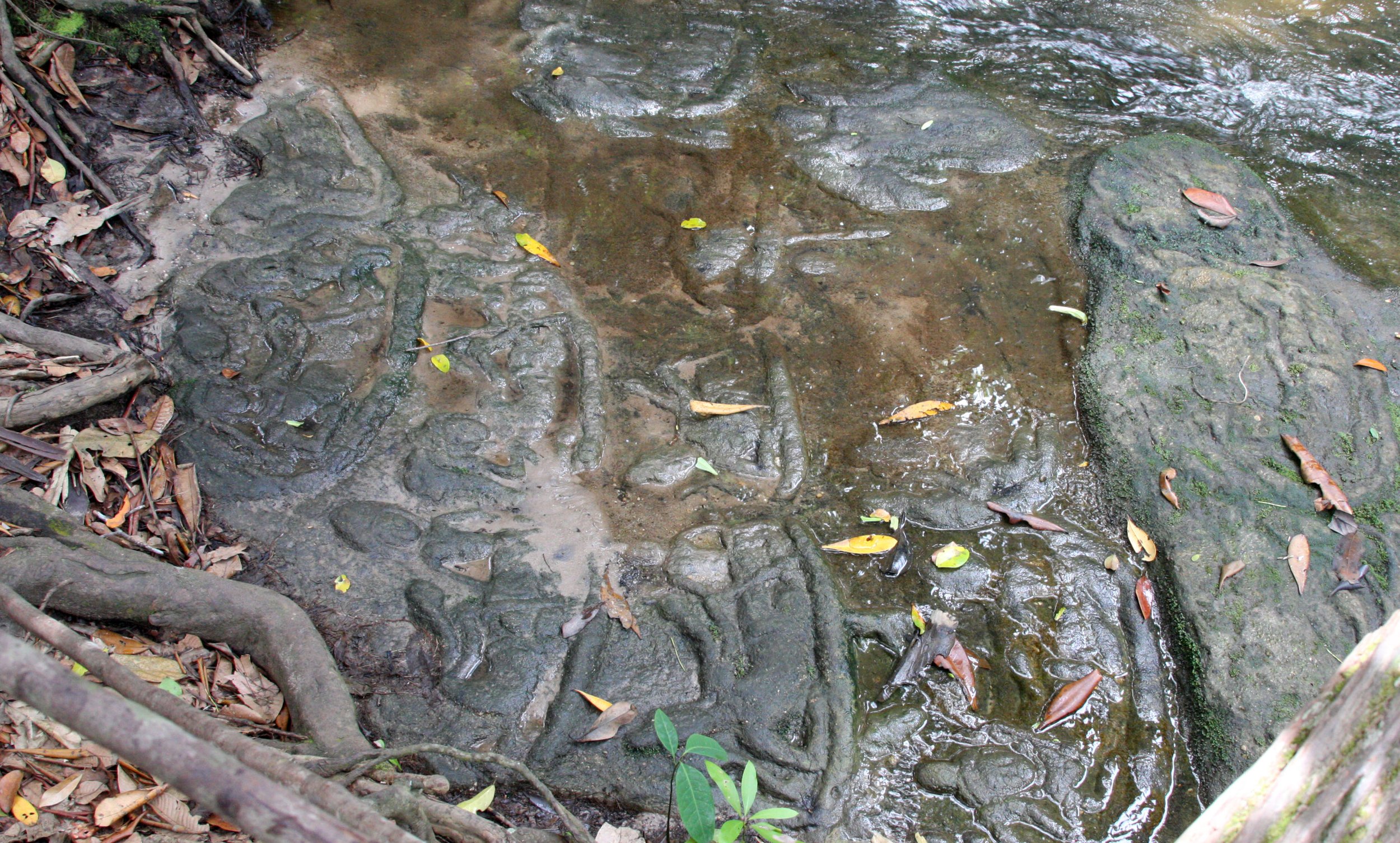 KULEN MOUNTAIN CAMBODIA - 1000 LINGHA RIVER (6).JPG