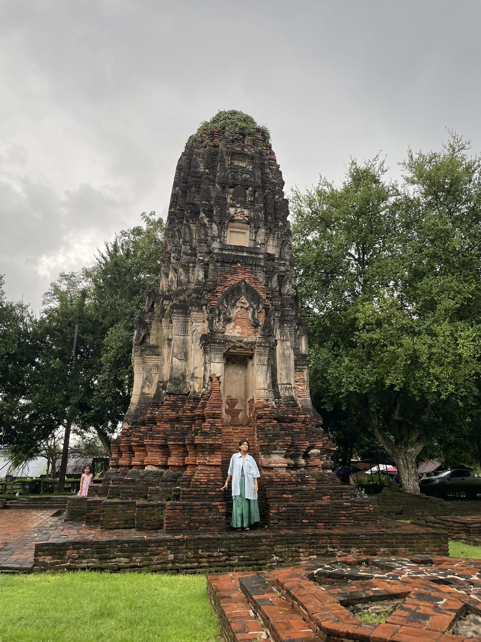 2022 Ayutthaya with Cokie. Liana & Lalita & Gift (4).jpg