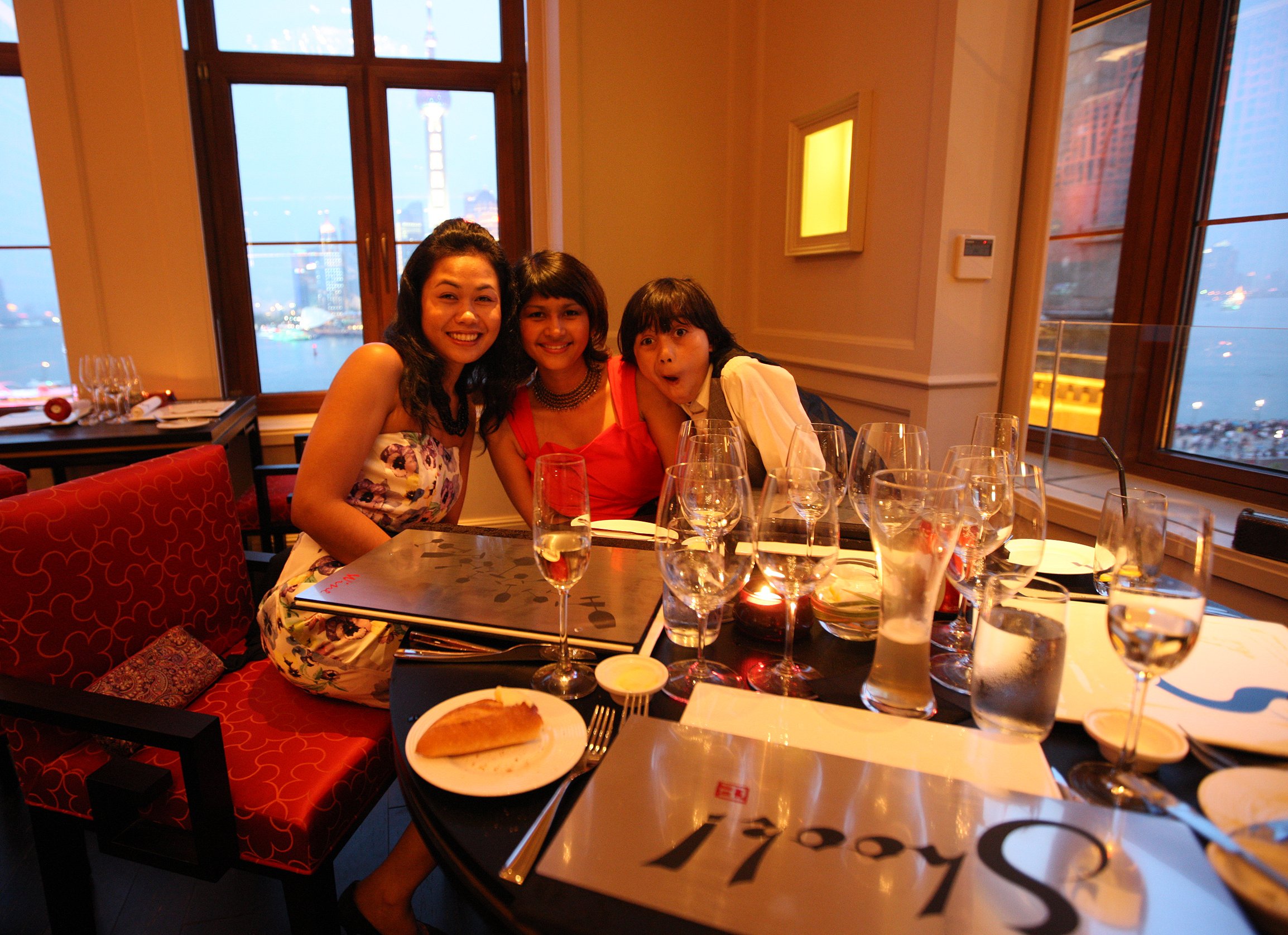 2011-4-29 NIGHT AT SHOOK AT 19 BUND SHANGHAI (119).JPG