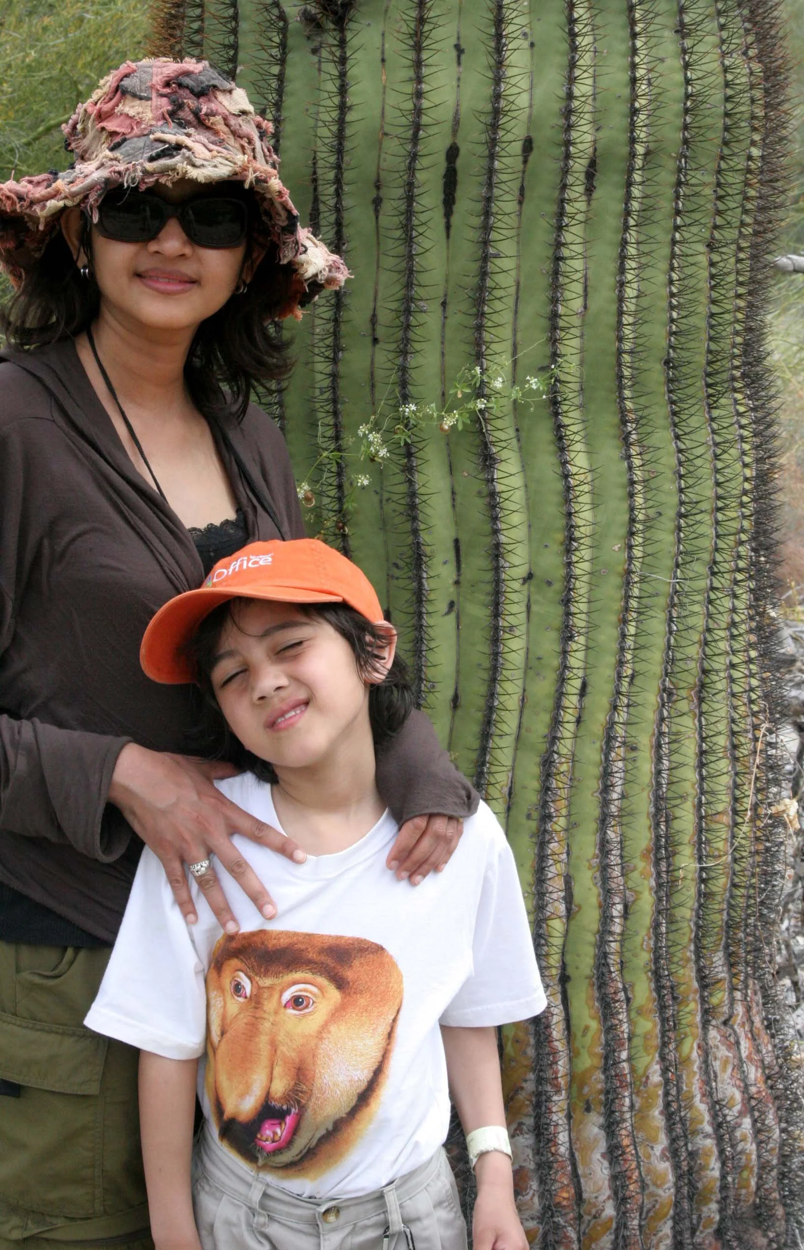 ISLA CATALINA - WITH THE CATALINA BARREL CACTUS (4).JPG