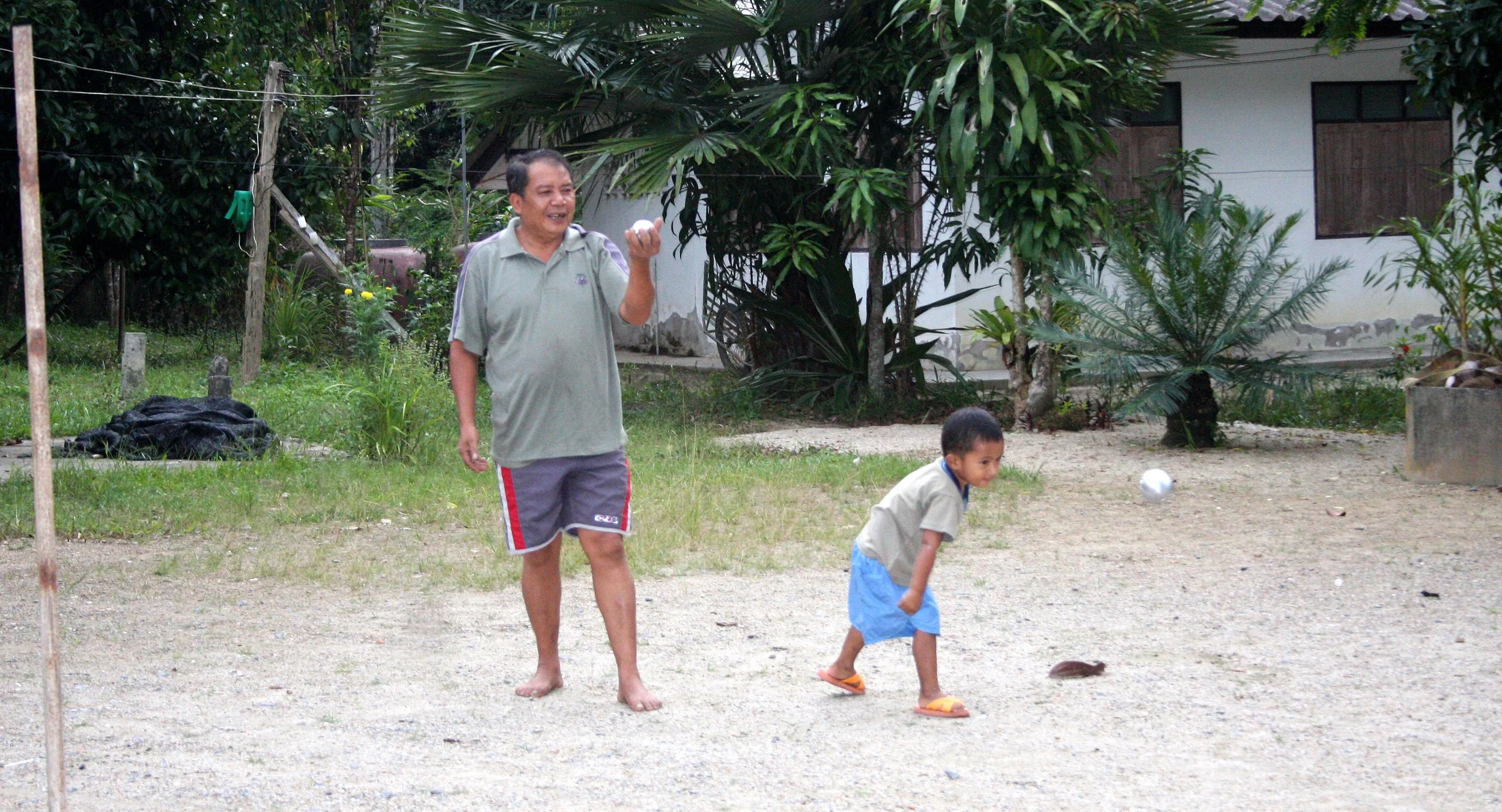 2008 Promluk Property And Family - Nawarn, Dad, etc (36).JPG